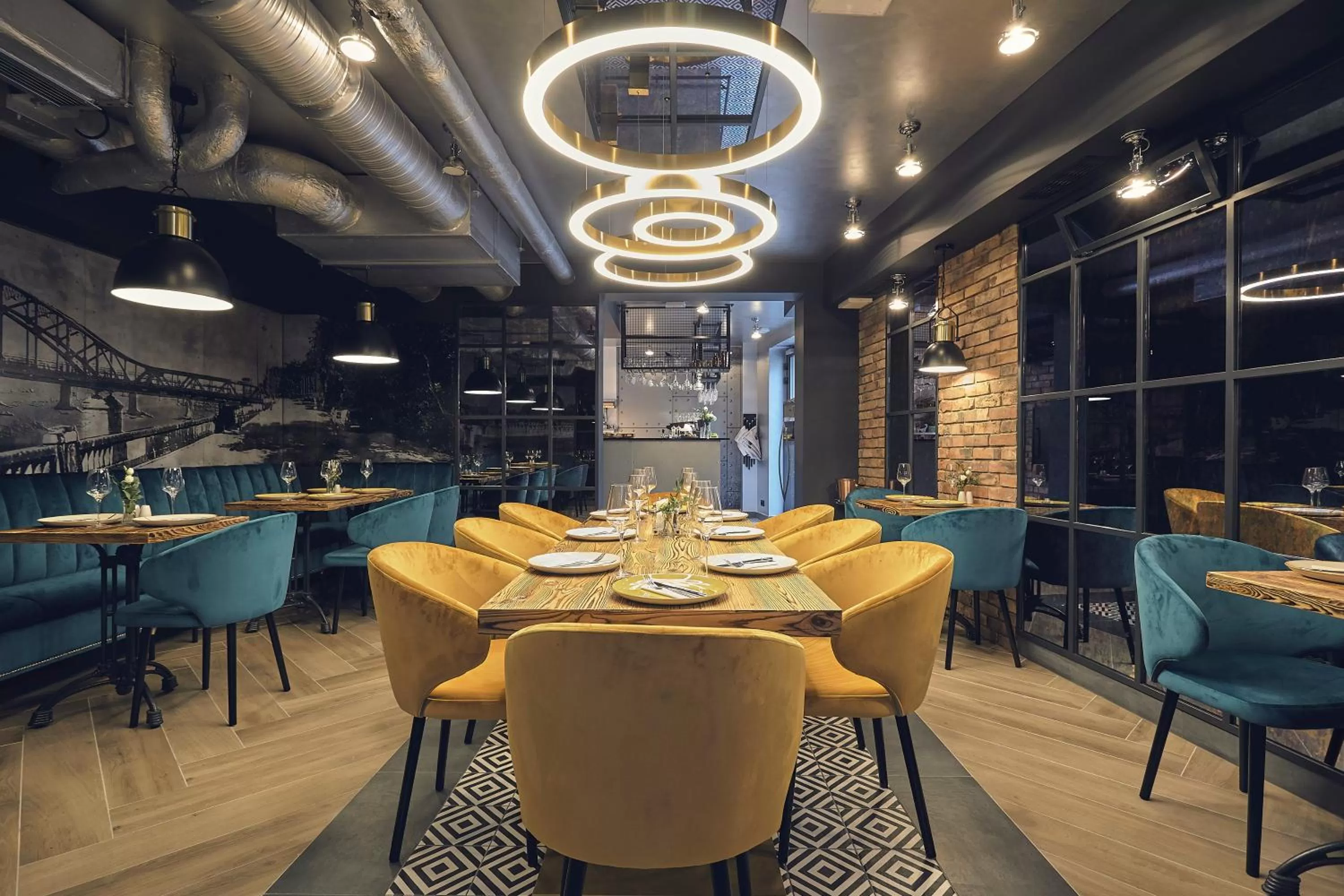 Restaurant/places to eat in The Bridge Suites Hotel