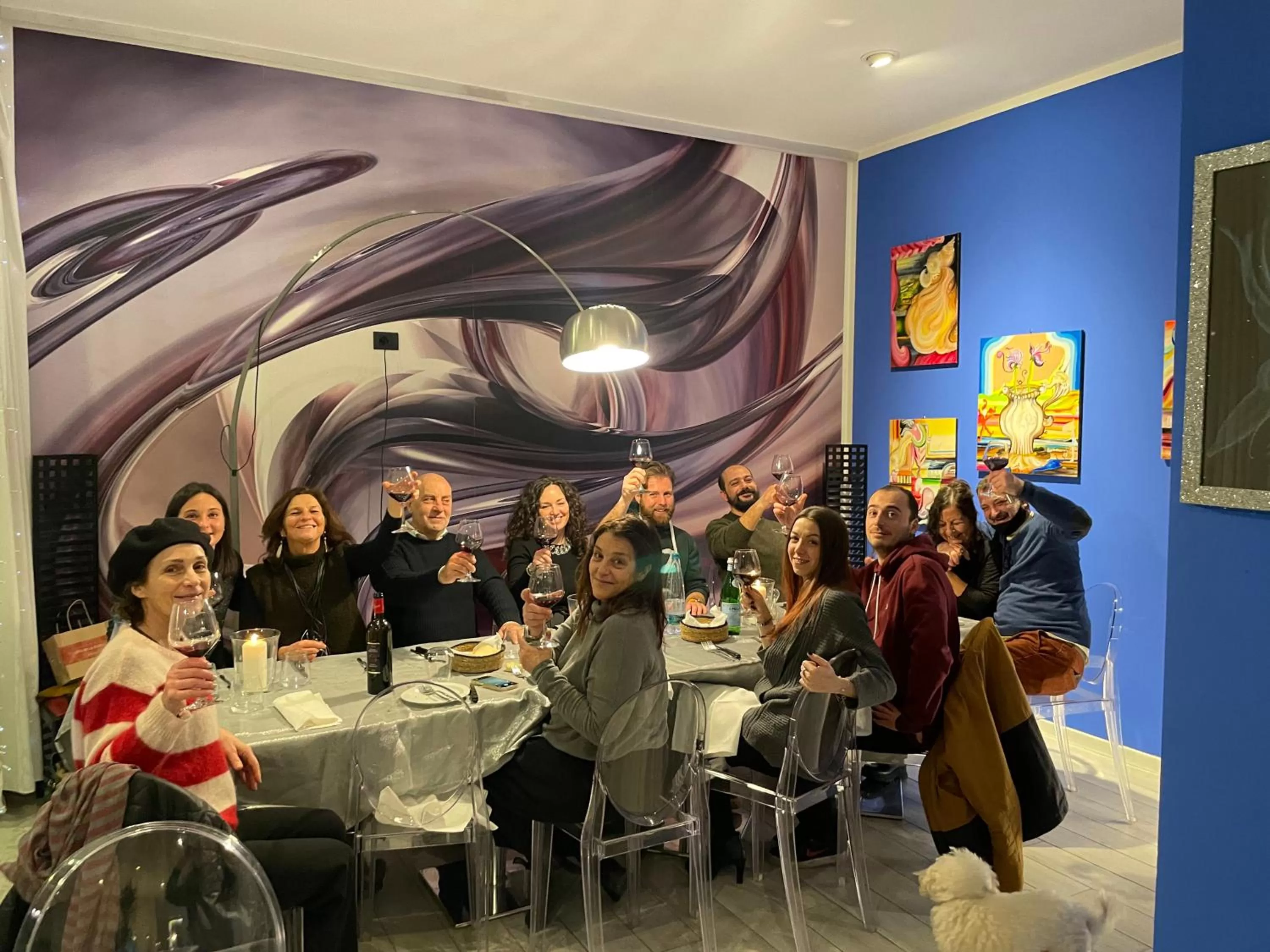 Restaurant/places to eat in Blue Shades Hotel