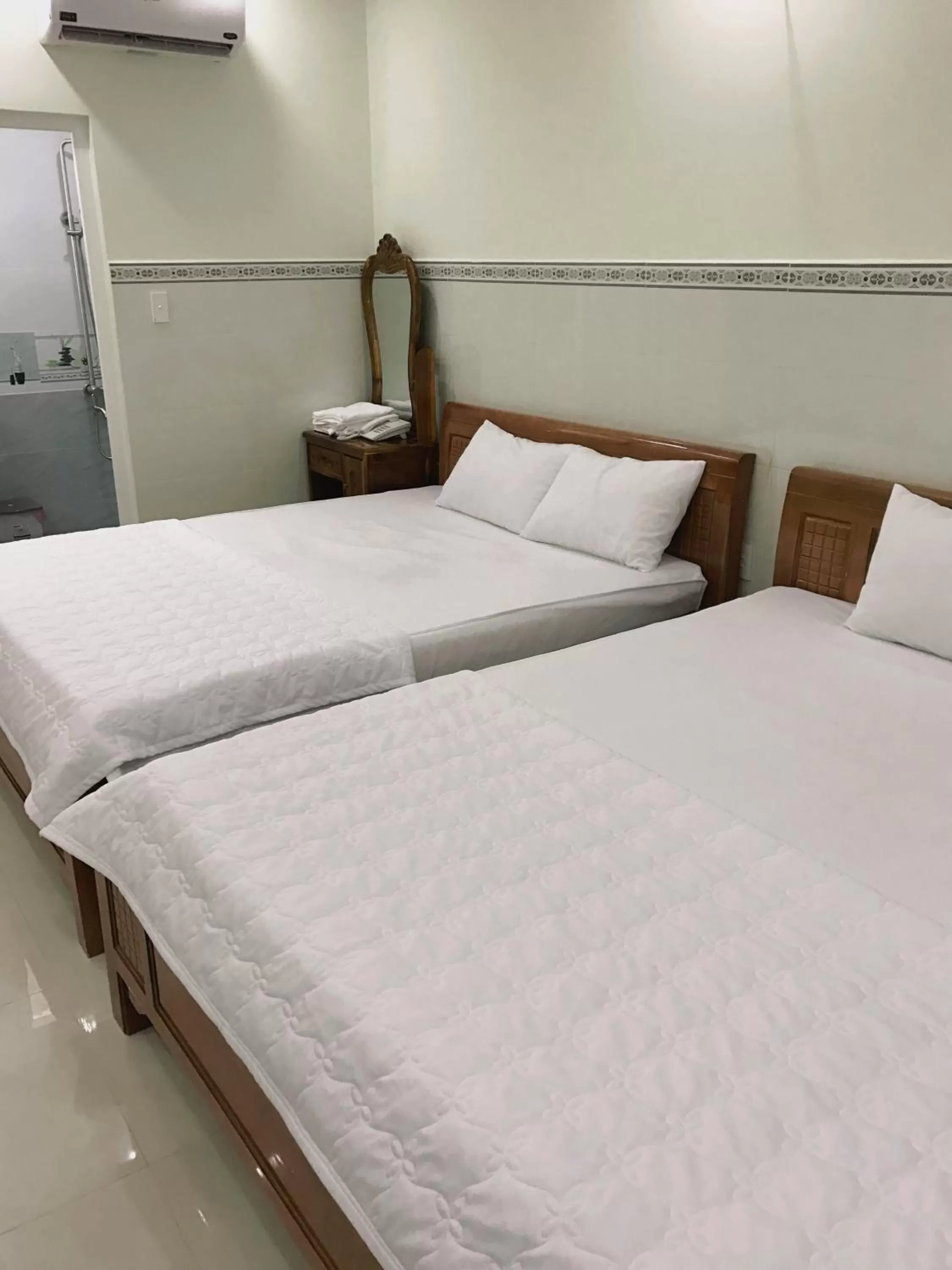 Bedroom, Bed in Hoang Phat Hotel