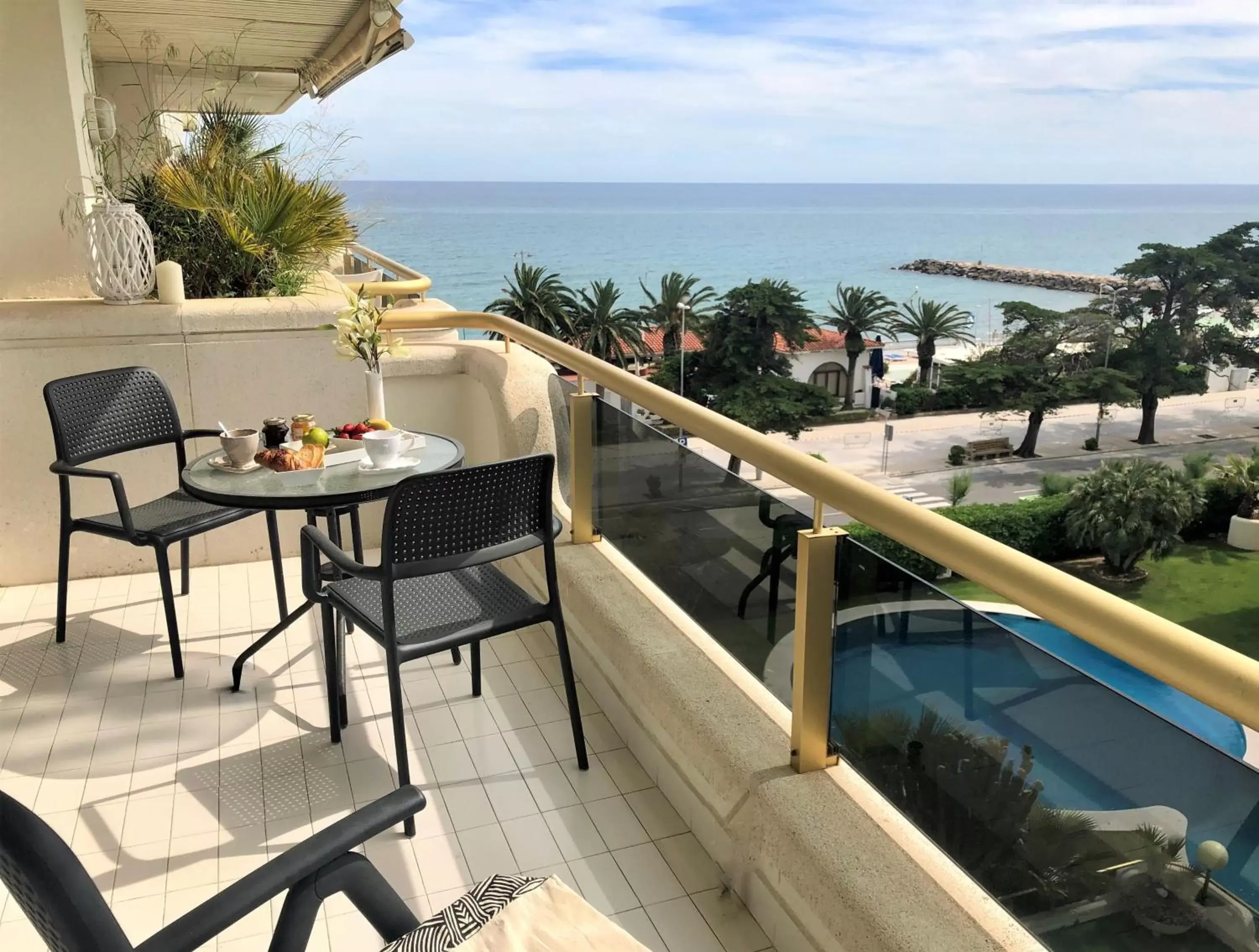 Two-Bedroom Apartment in Mediterraneo Sitges Two-Bedroom Apartment in Mediterraneo Sitges