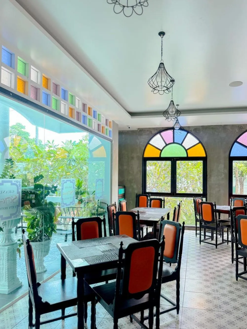 Restaurant/places to eat in Grand Supicha City Hotel