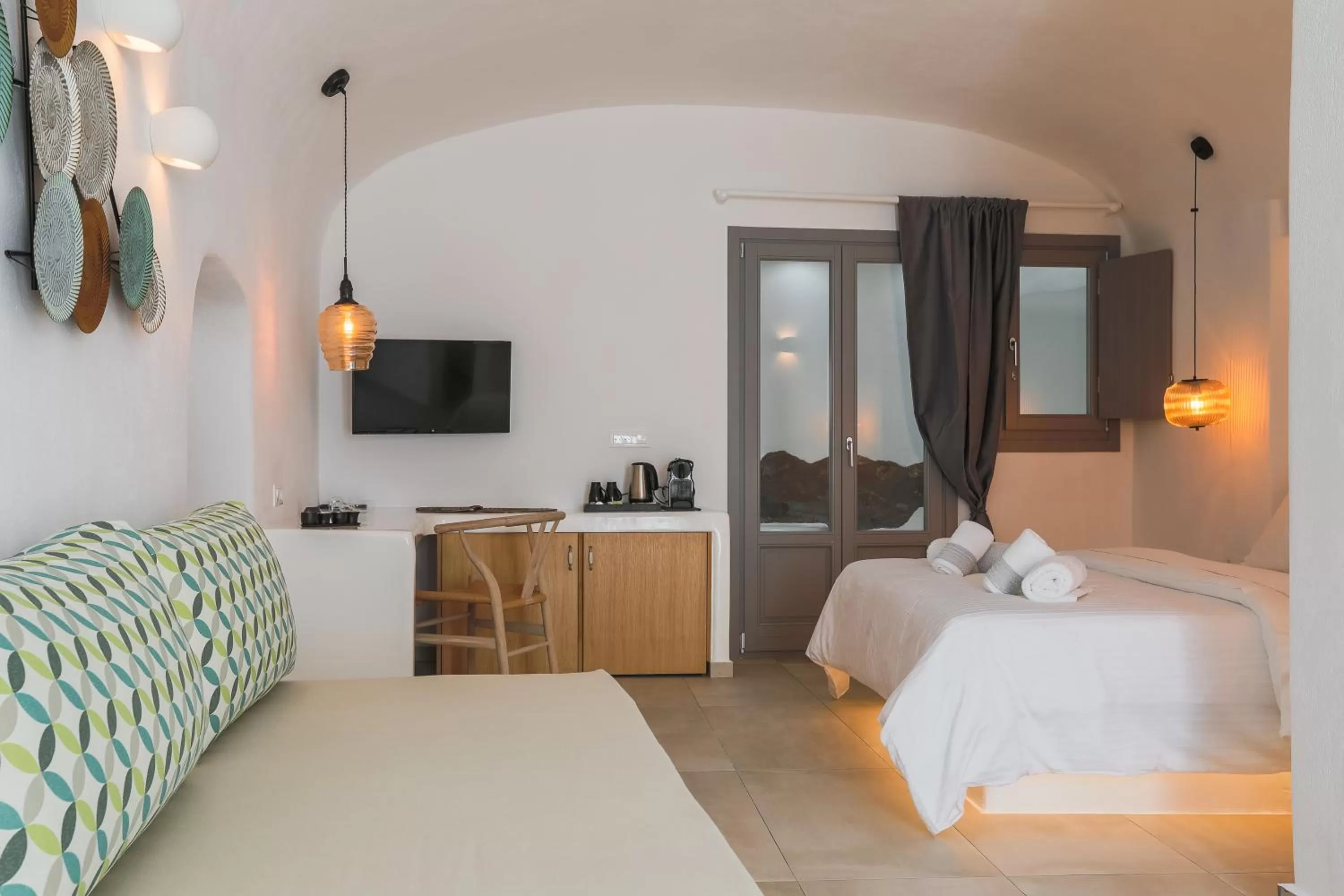 Bed in Eternity Suites Santorini