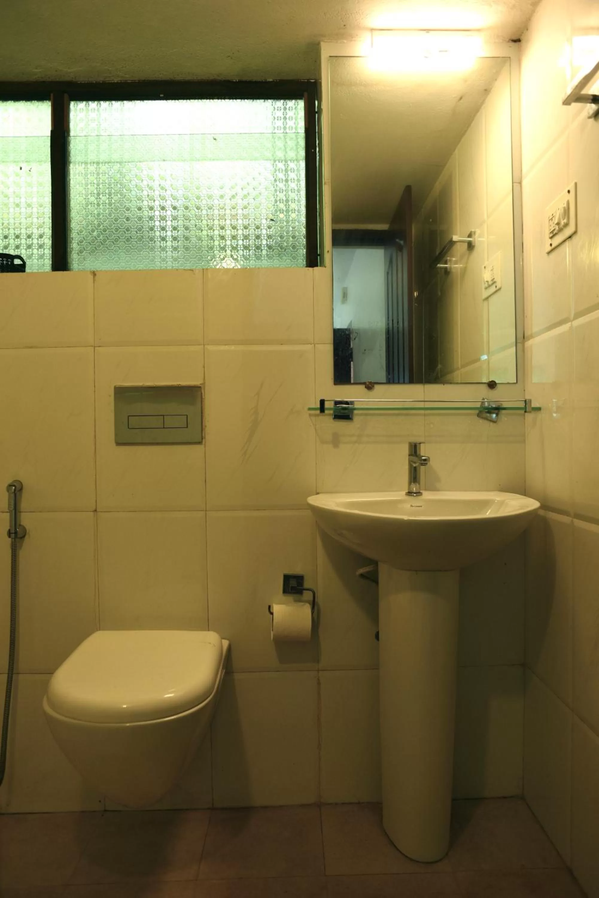 Toilet, Bathroom in Red Earth - Gokarna