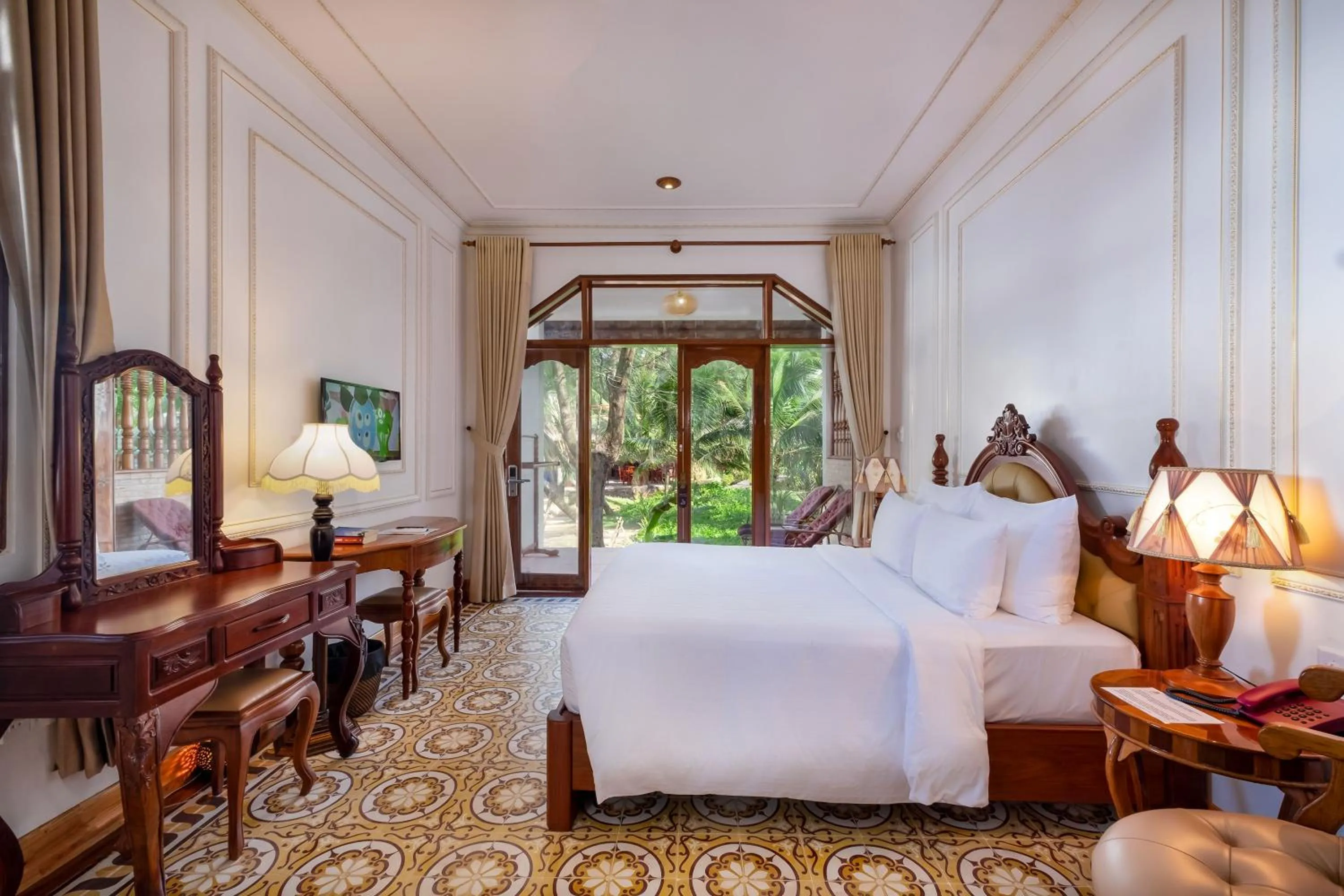 Photo of the whole room, Bed in Coco Palm Beach Resort