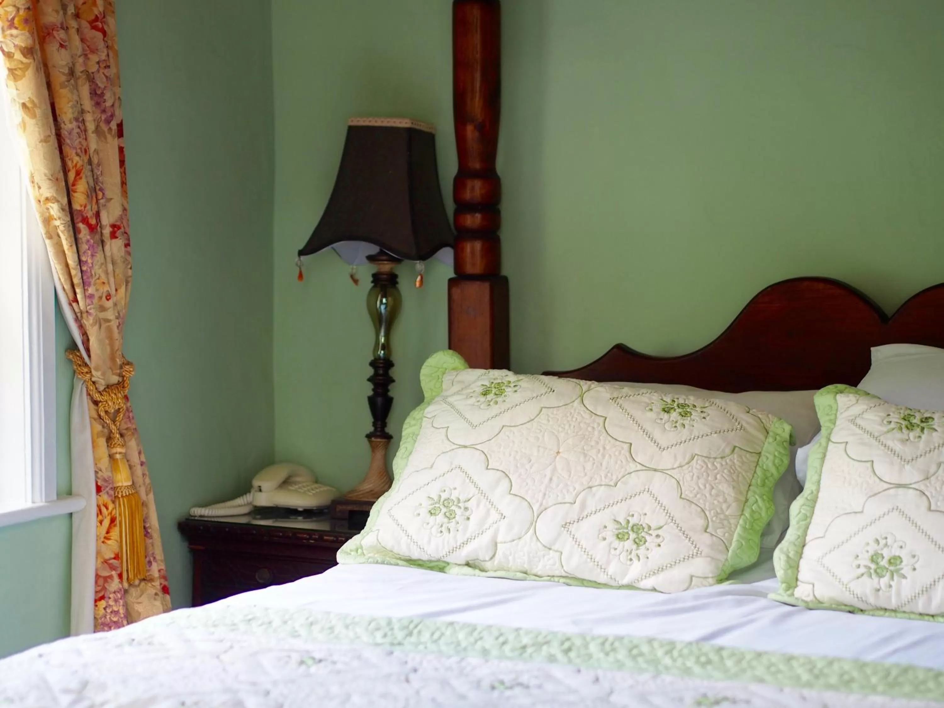 Bedroom, Bed in Wrangham House