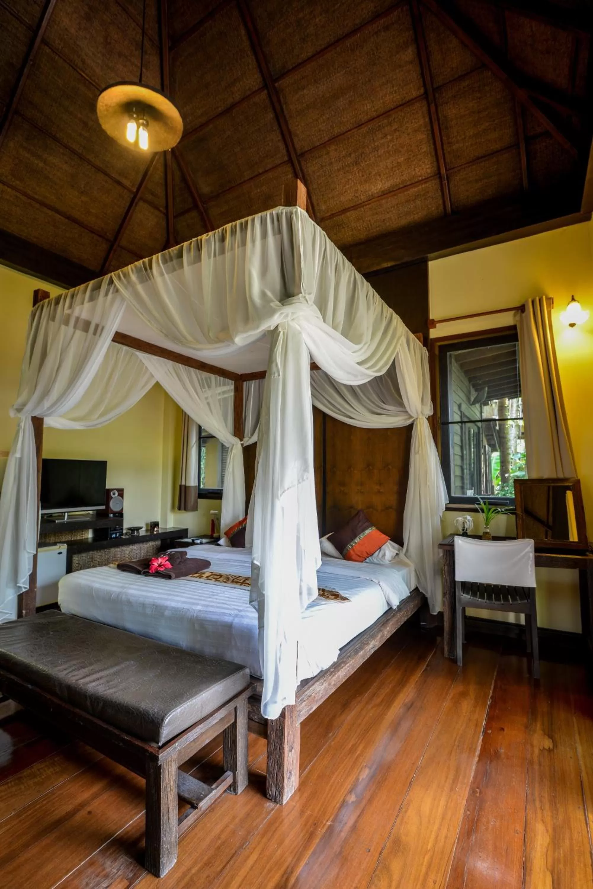 Coffee/tea facilities, Bed in The Spa Koh Chang Resort