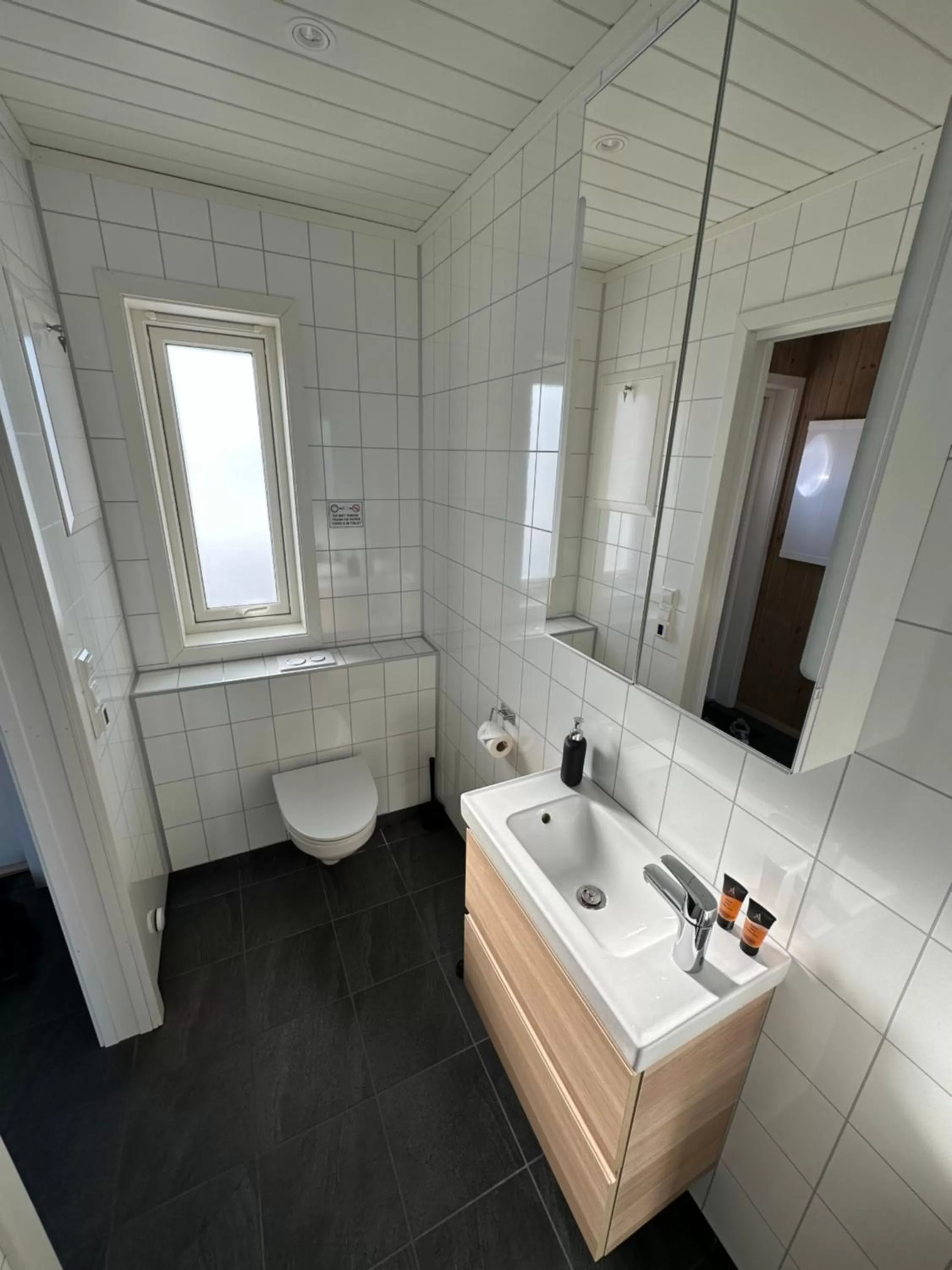 Toilet in Norsk Havbrukssenter - Rorbuer