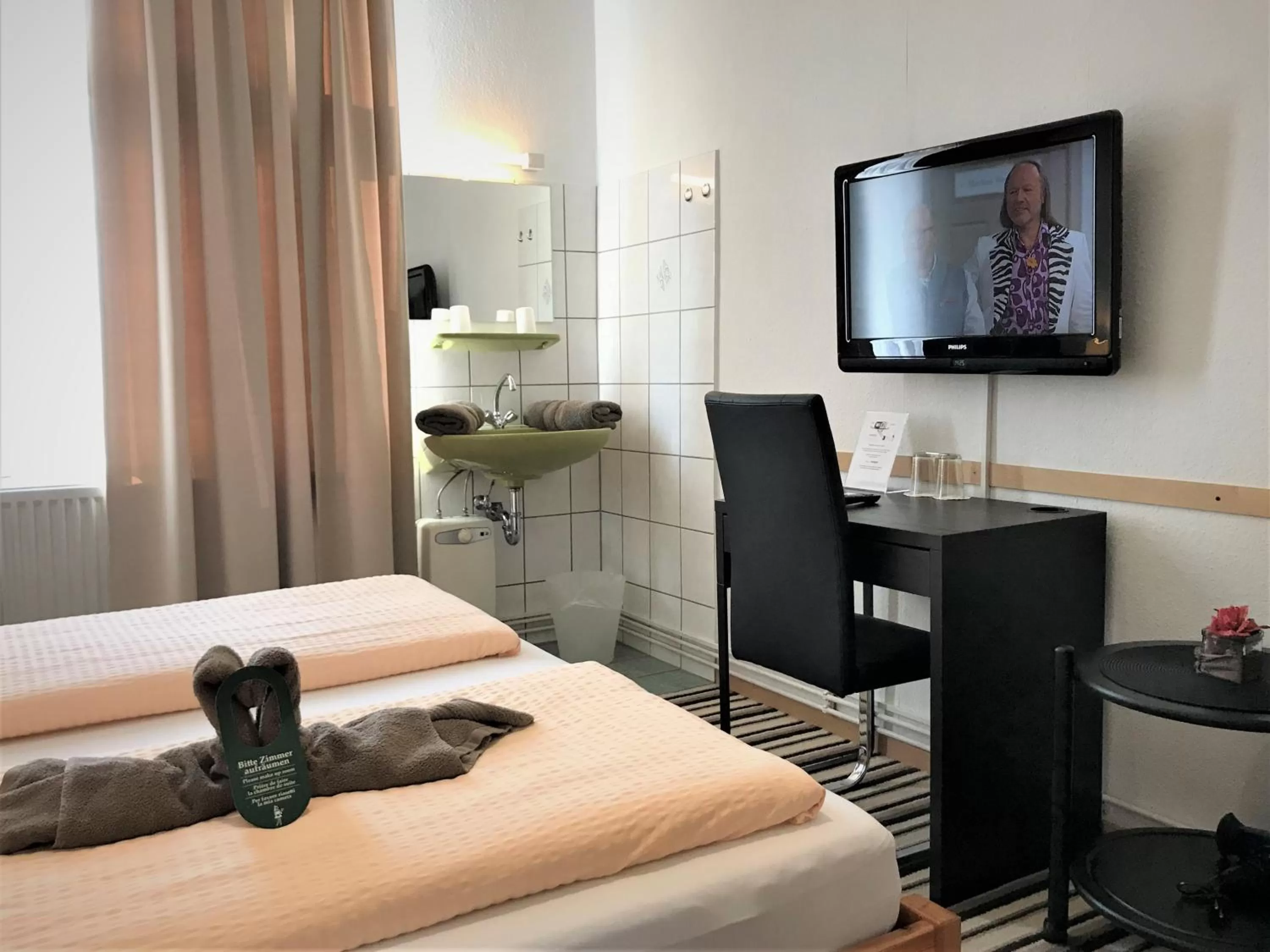 TV and multimedia, Bed in Hotel Antoni