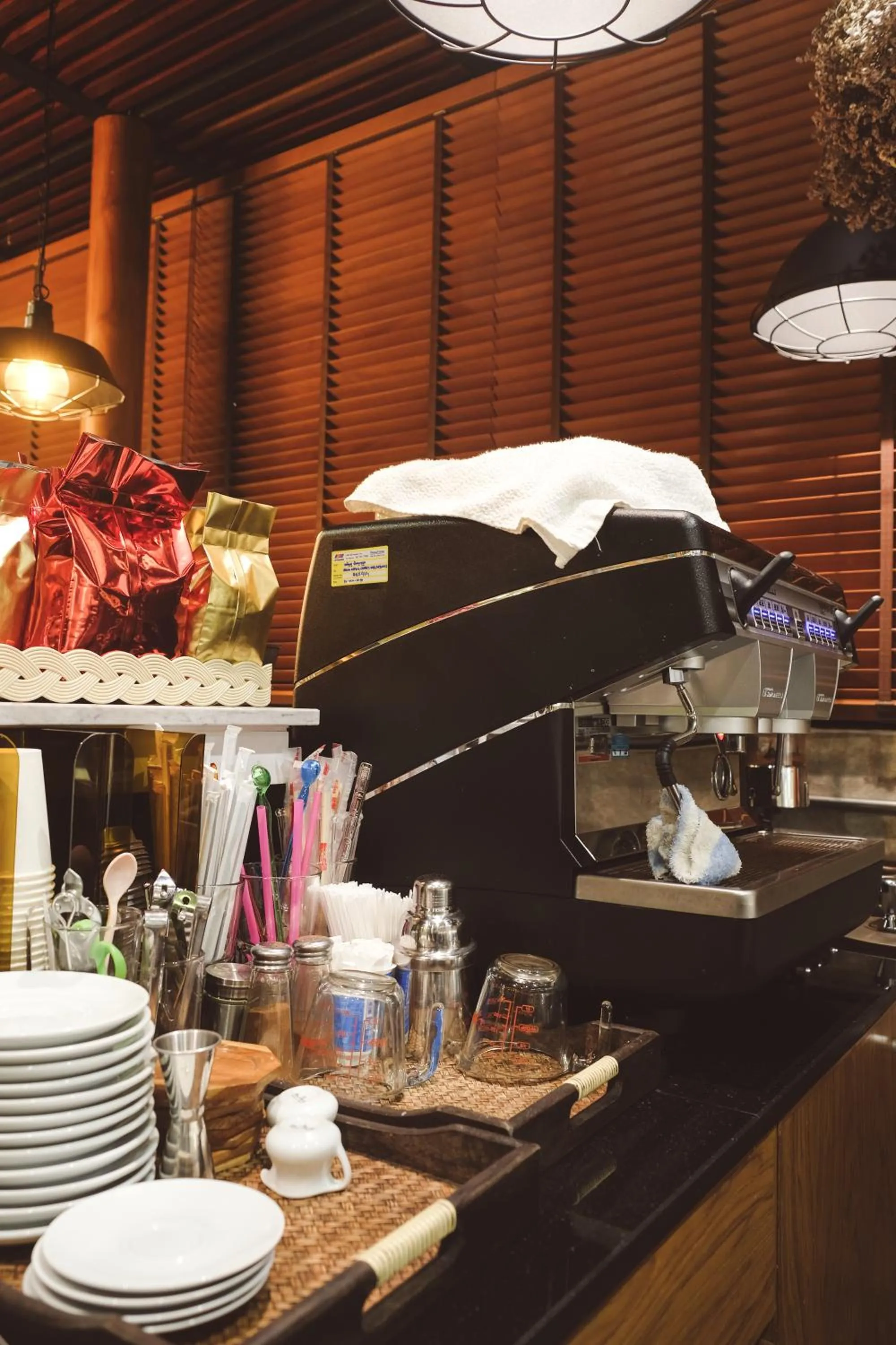 Restaurant/places to eat in Tapae Gate Villa