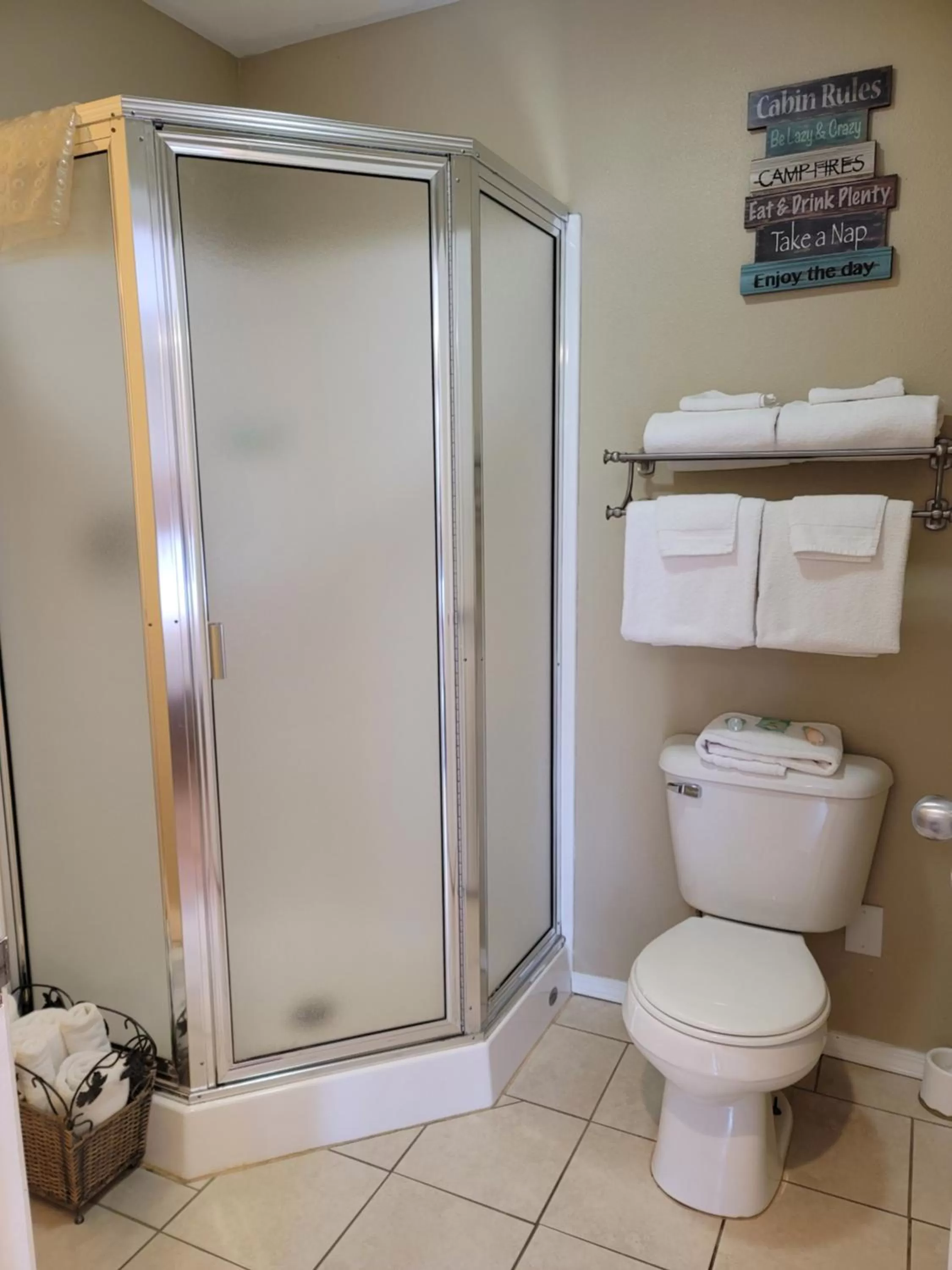 Riverfront Motel & Cabins