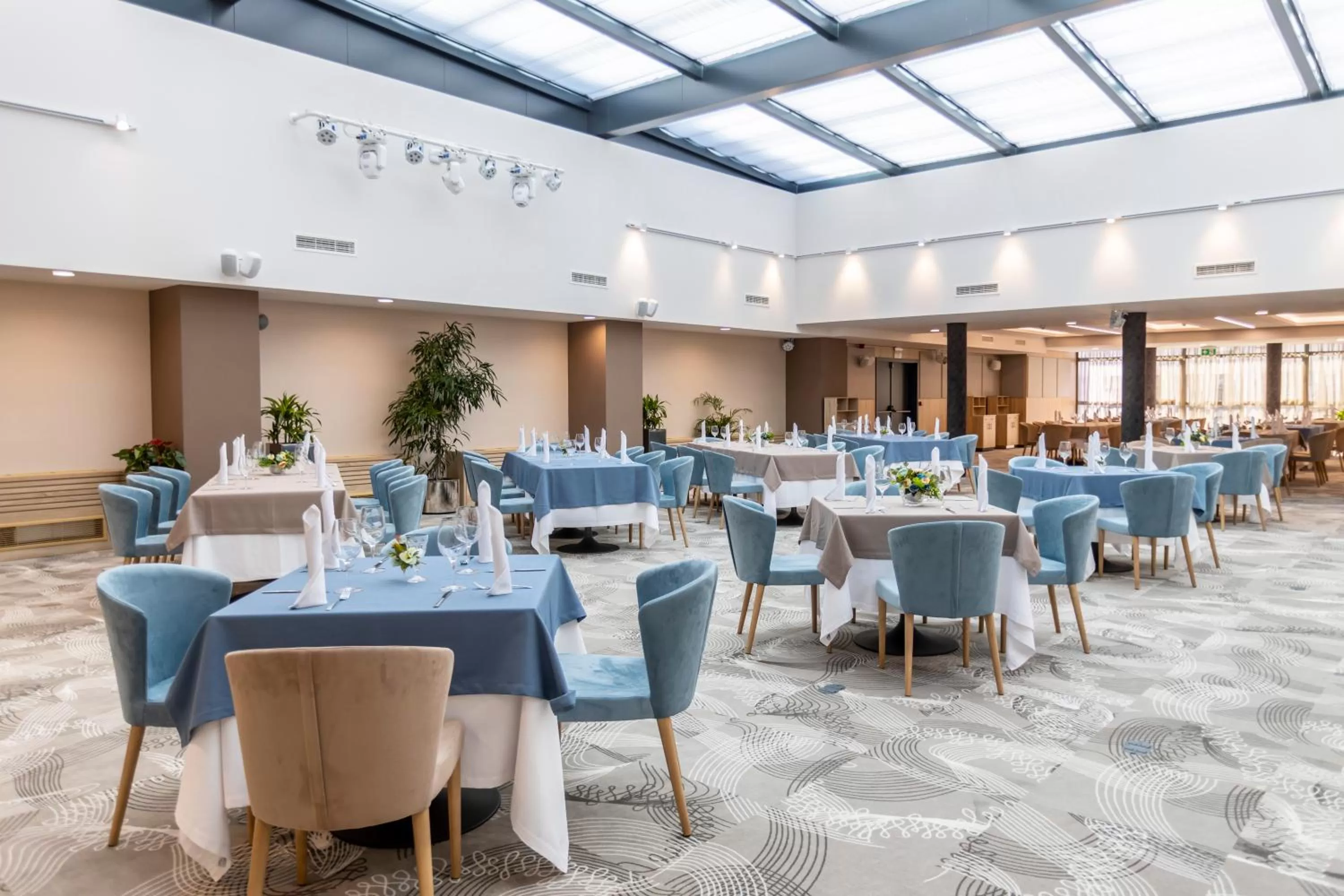 Restaurant/places to eat in Hotel Bulgaria