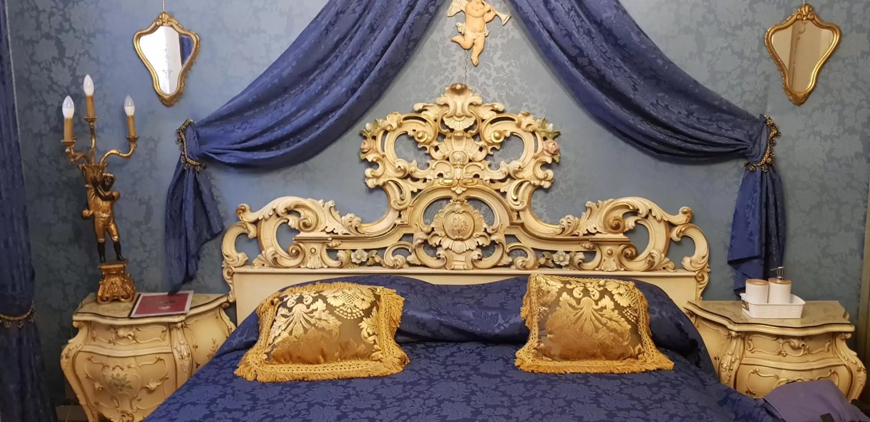 Economy Double Room with Private External Bathroom in Scalon del Doge Economy Double Room with Private External Bathroom in Scalon del Doge