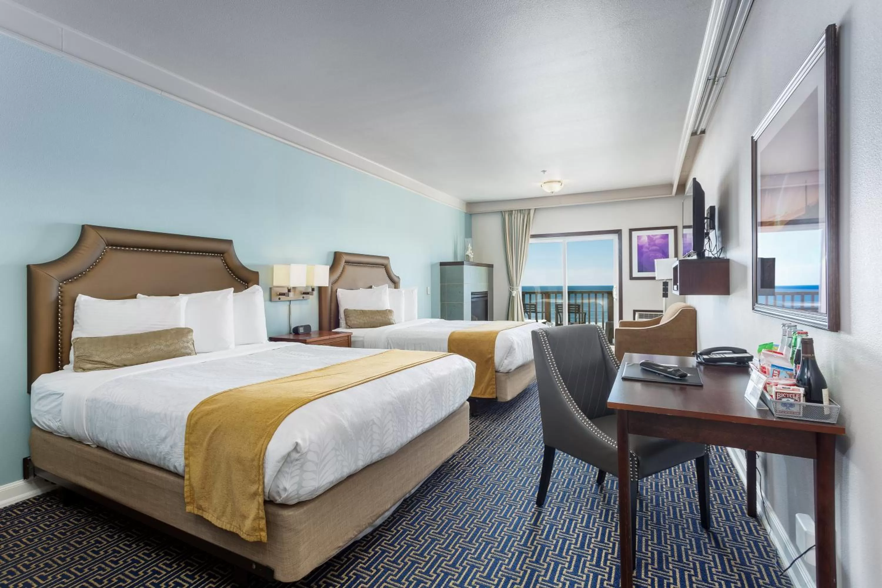 Photo of the whole room, Bed in Inn at Nye Beach