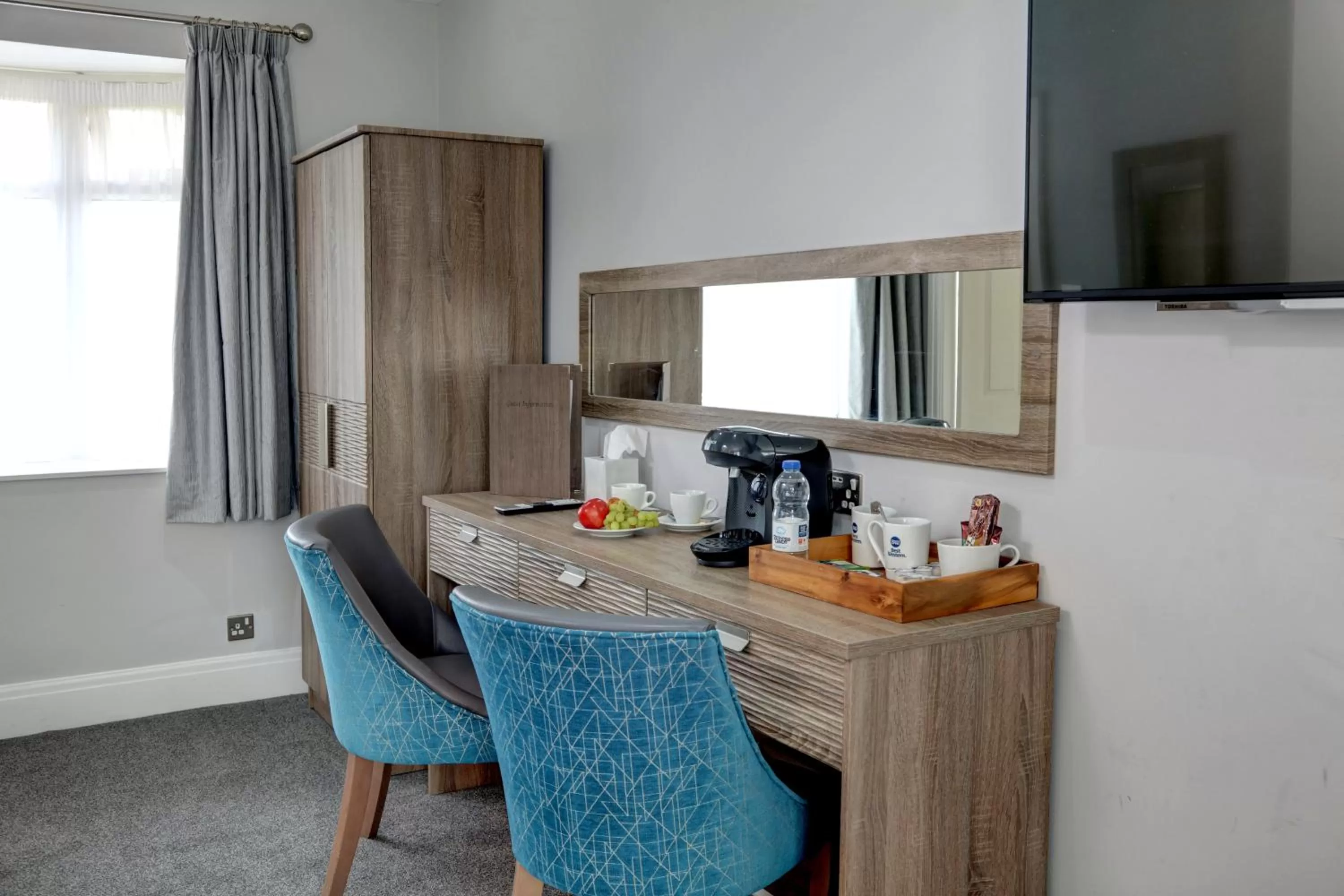 TV and multimedia in Best Western Bolholt Country Park Hotel