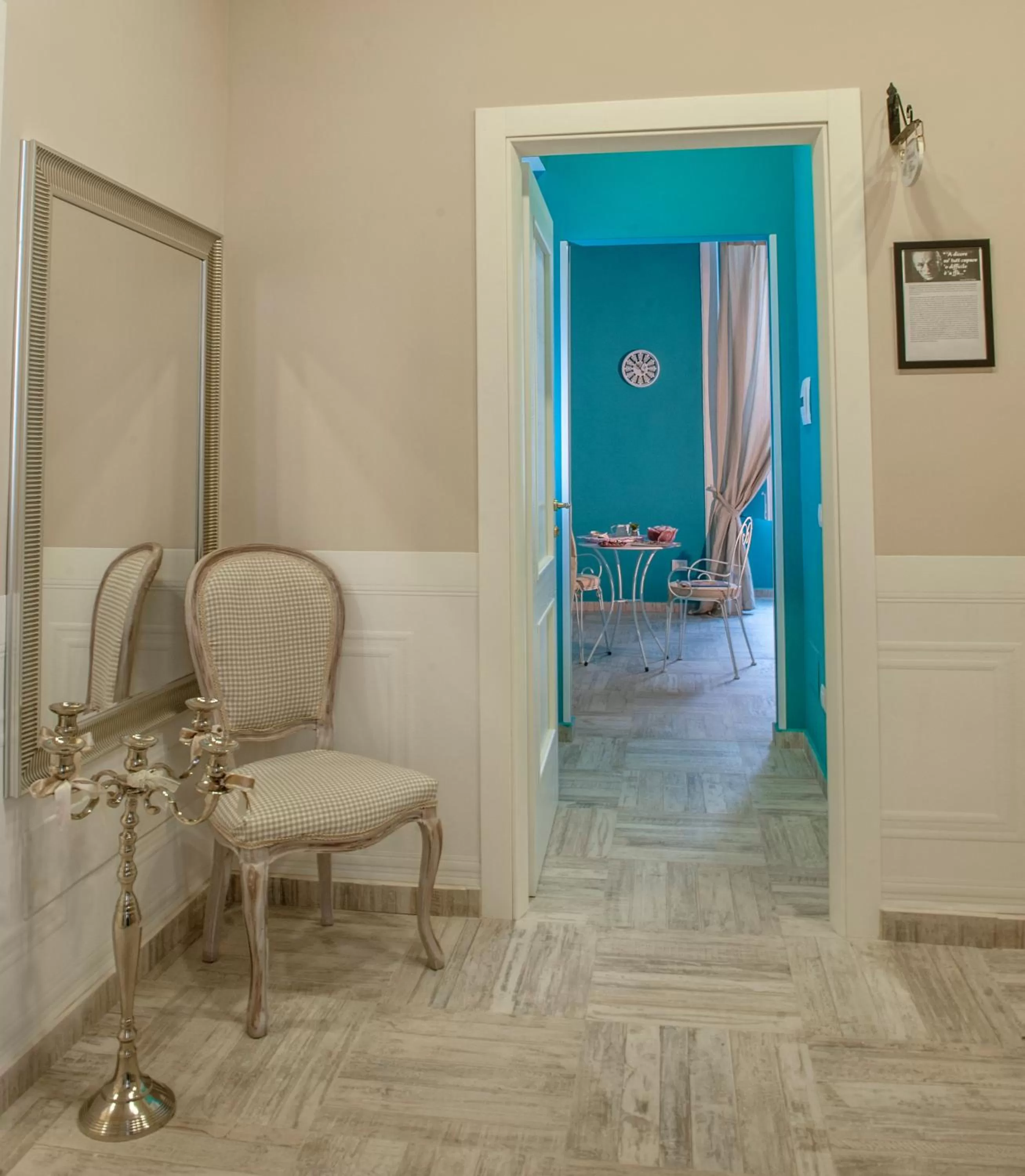 Decorative detail in Pontenuovo Bed