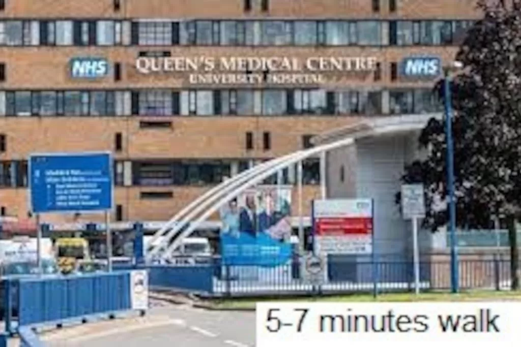 Location in Newly refurbished studio, great location 8 studios