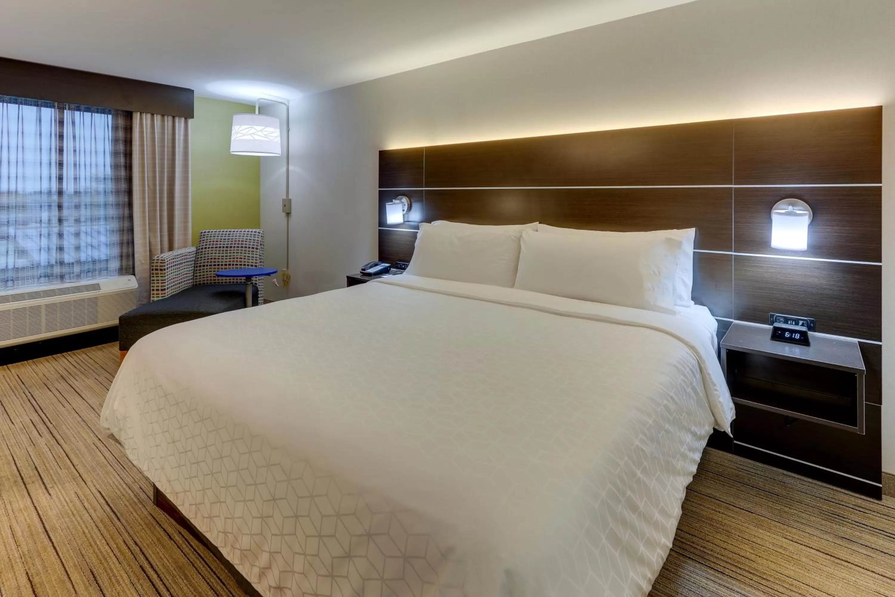 Photo of the whole room, Bed in Holiday Inn Express & Suites Troy by IHG