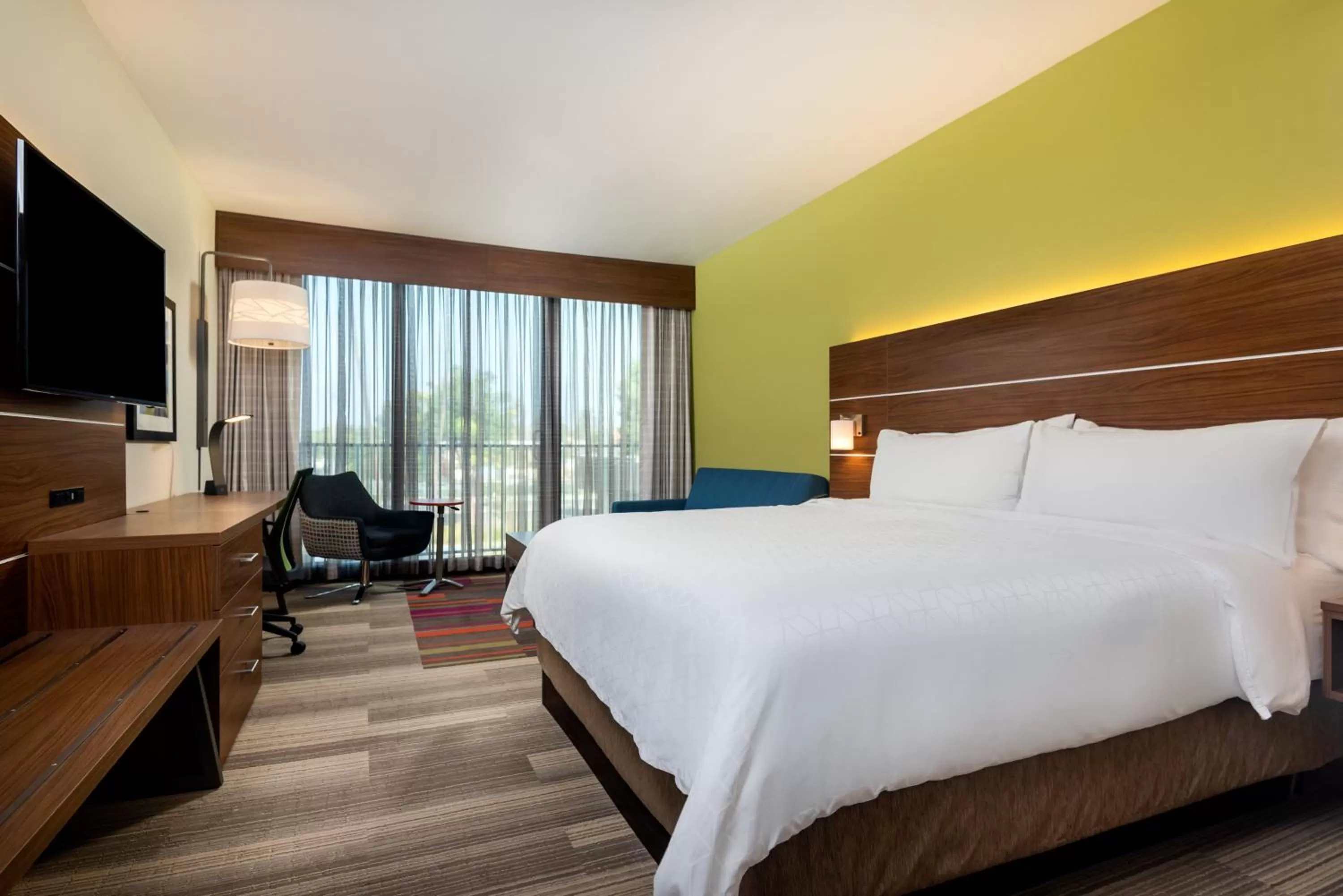 Photo of the whole room, Bed in Holiday Inn Express & Suites Santa Ana - Orange County by IHG