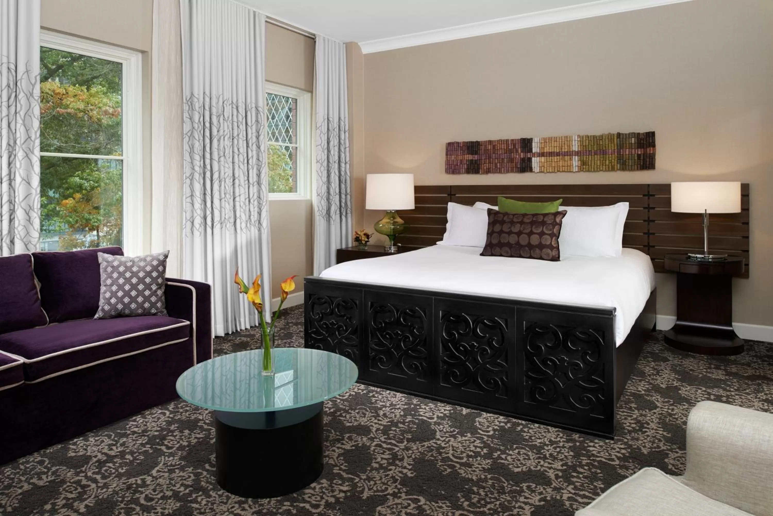 Photo of the whole room, Bed in Kimpton Hotel Vintage Seattle by IHG