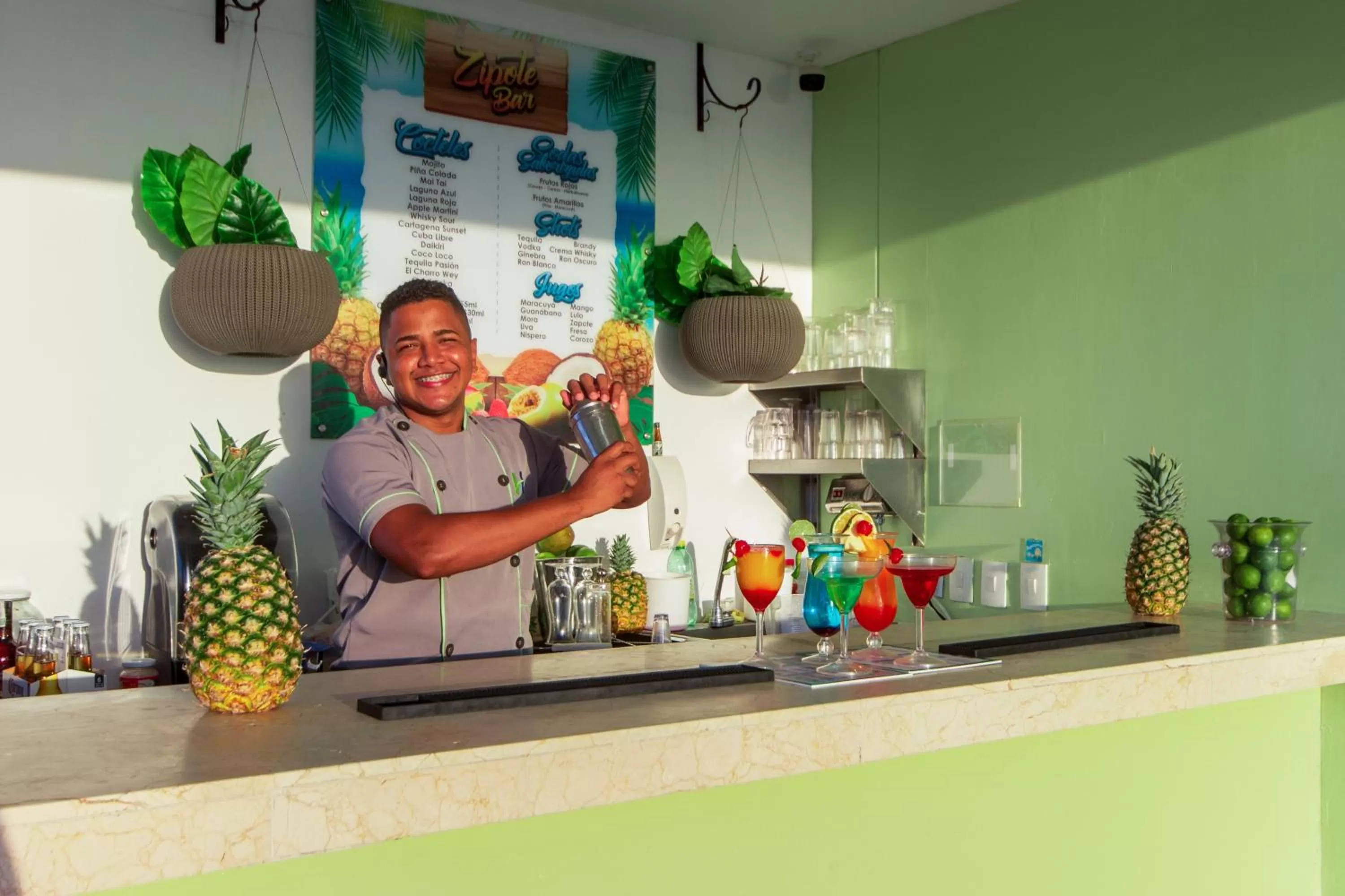 Lounge or bar in Hotel Aixo Suites By GEH Suites