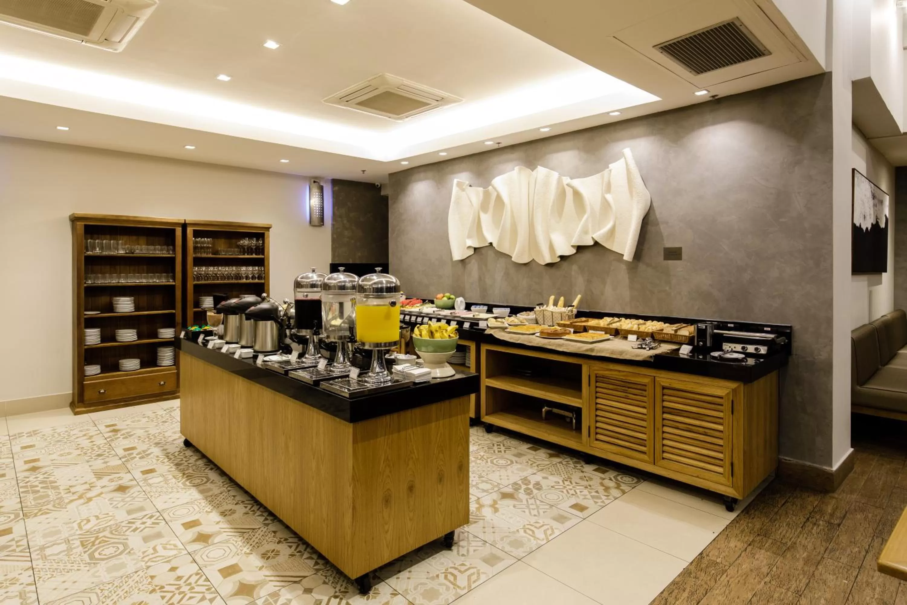 Restaurant/places to eat in Promenade Link Stay Barra da Tijuca