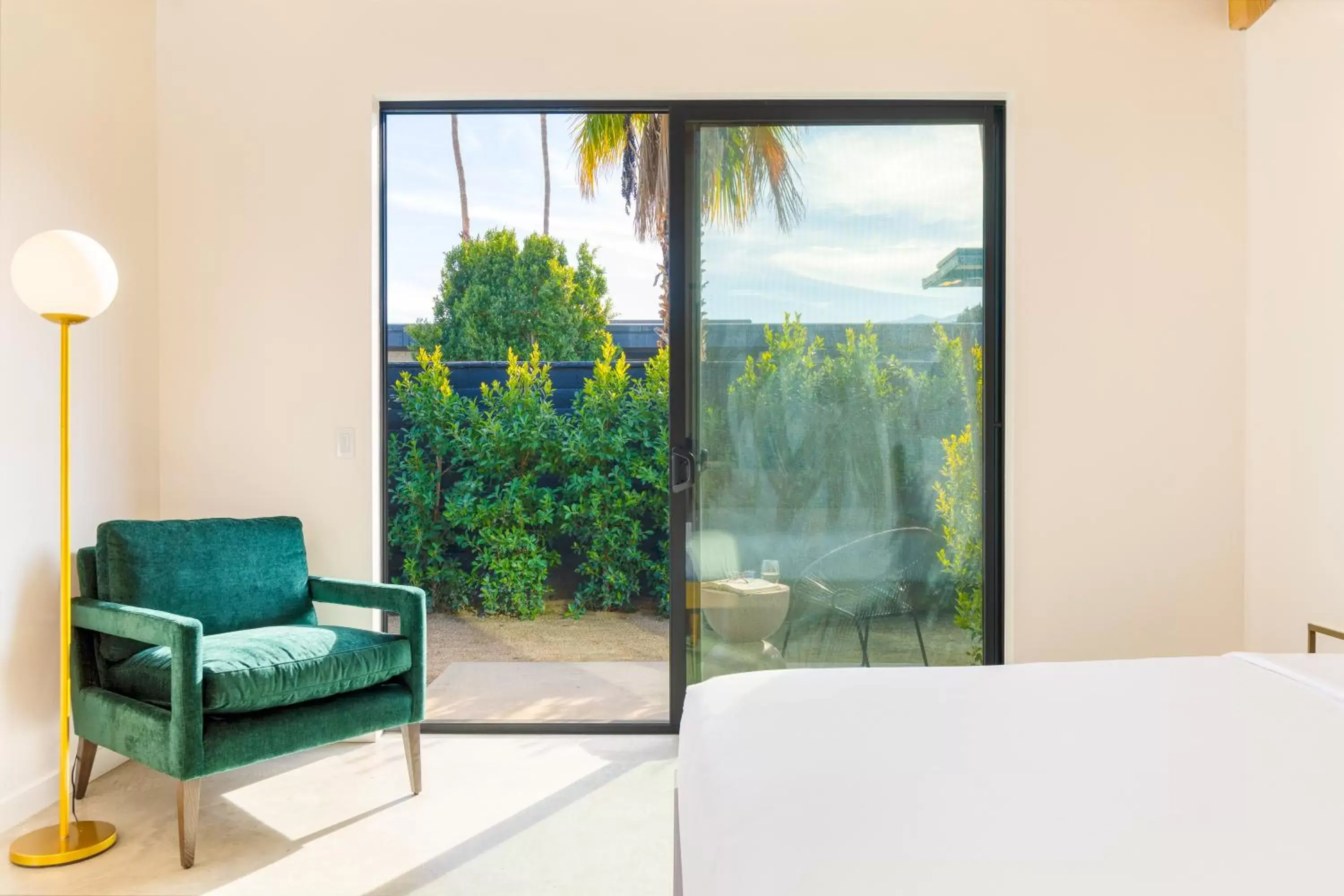 Deluxe Suite in Blackhaus Suites by AvantStay Modern Comfort in Downtown Palm Springs Deluxe Suite in Blackhaus Suites by AvantStay Modern Comfort in Downtown Palm Springs