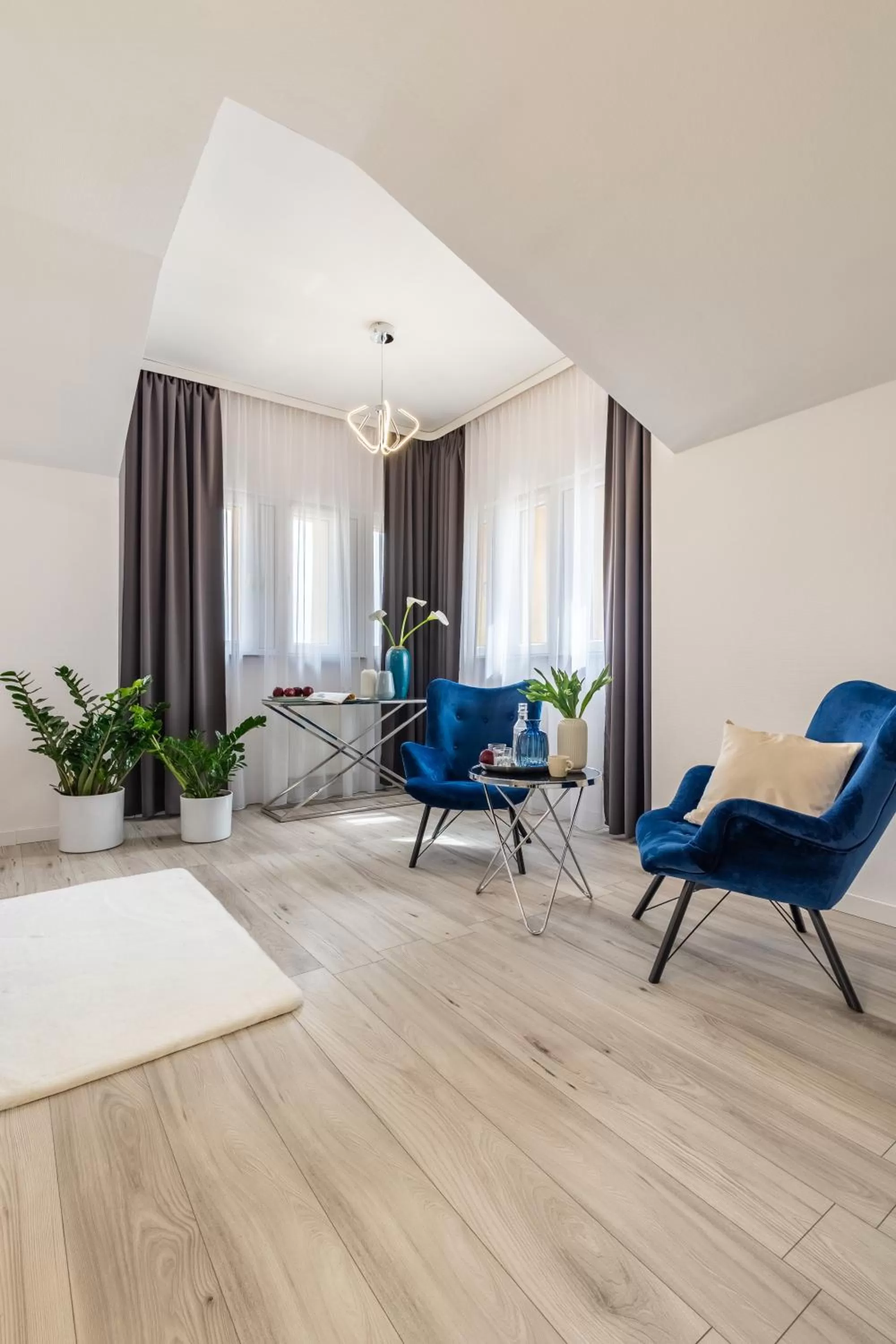 Living room in Hotel Sofia by The Railway Station Wroclaw