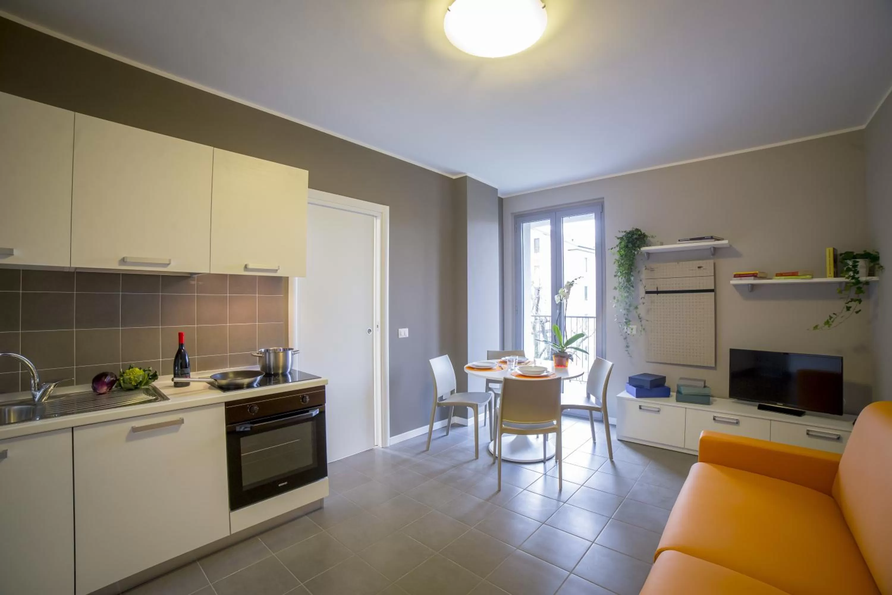 Kitchen or kitchenette in Aurum Aparthotels Pianell 10
