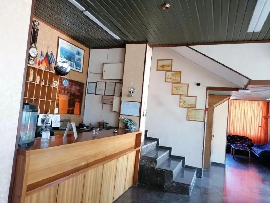 Lobby/Reception in HOTEL ALEXANDROS Lobby/Reception in HOTEL ALEXANDROS