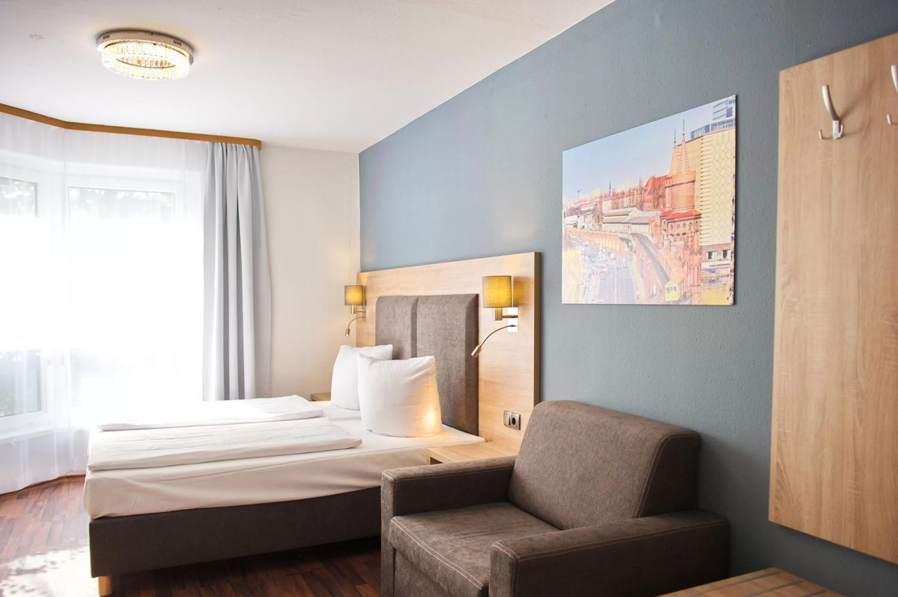 Photo of the whole room, Room Photo in BlnCty Hotel