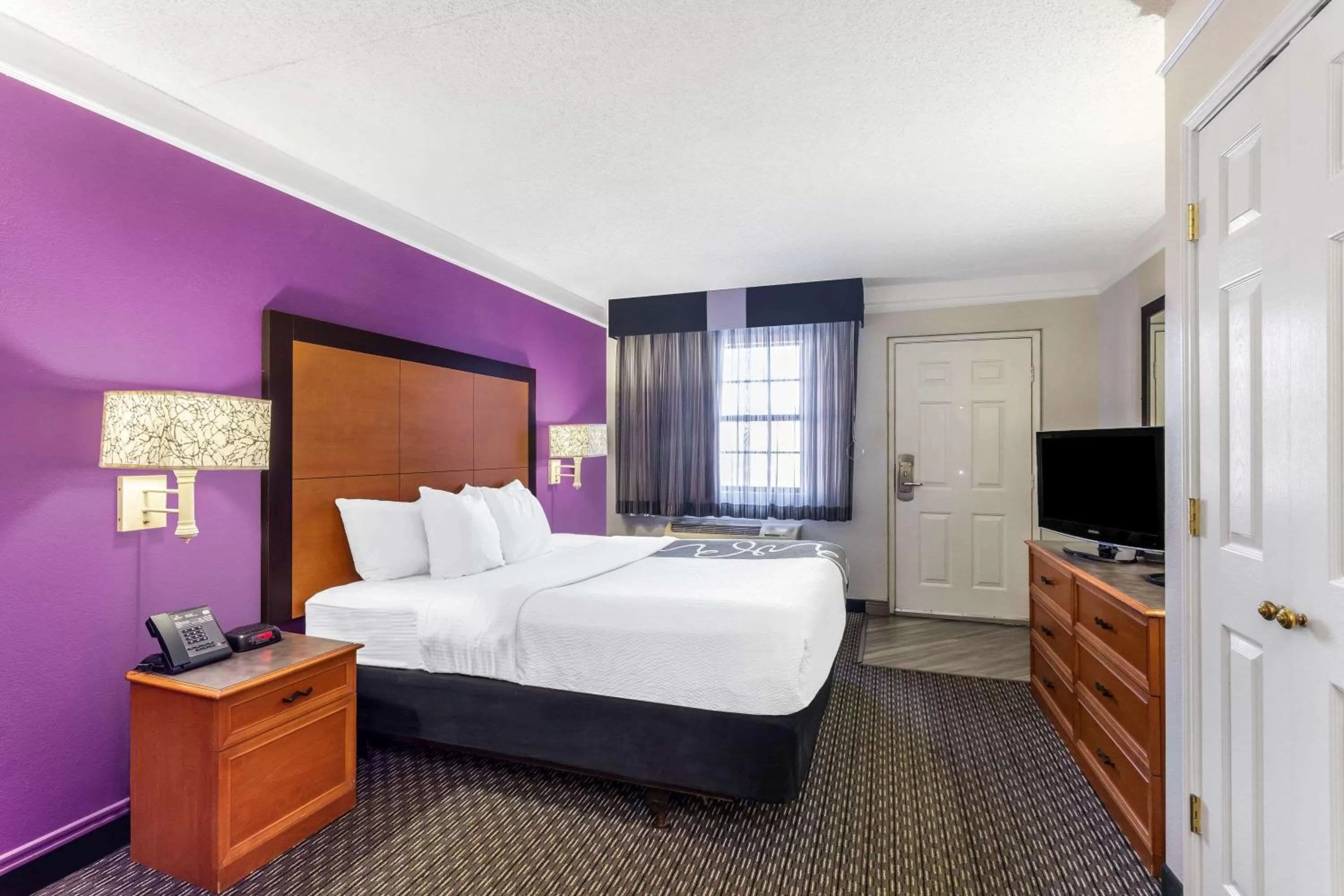 Photo of the whole room, Bed in La Quinta Inn by Wyndham Odessa