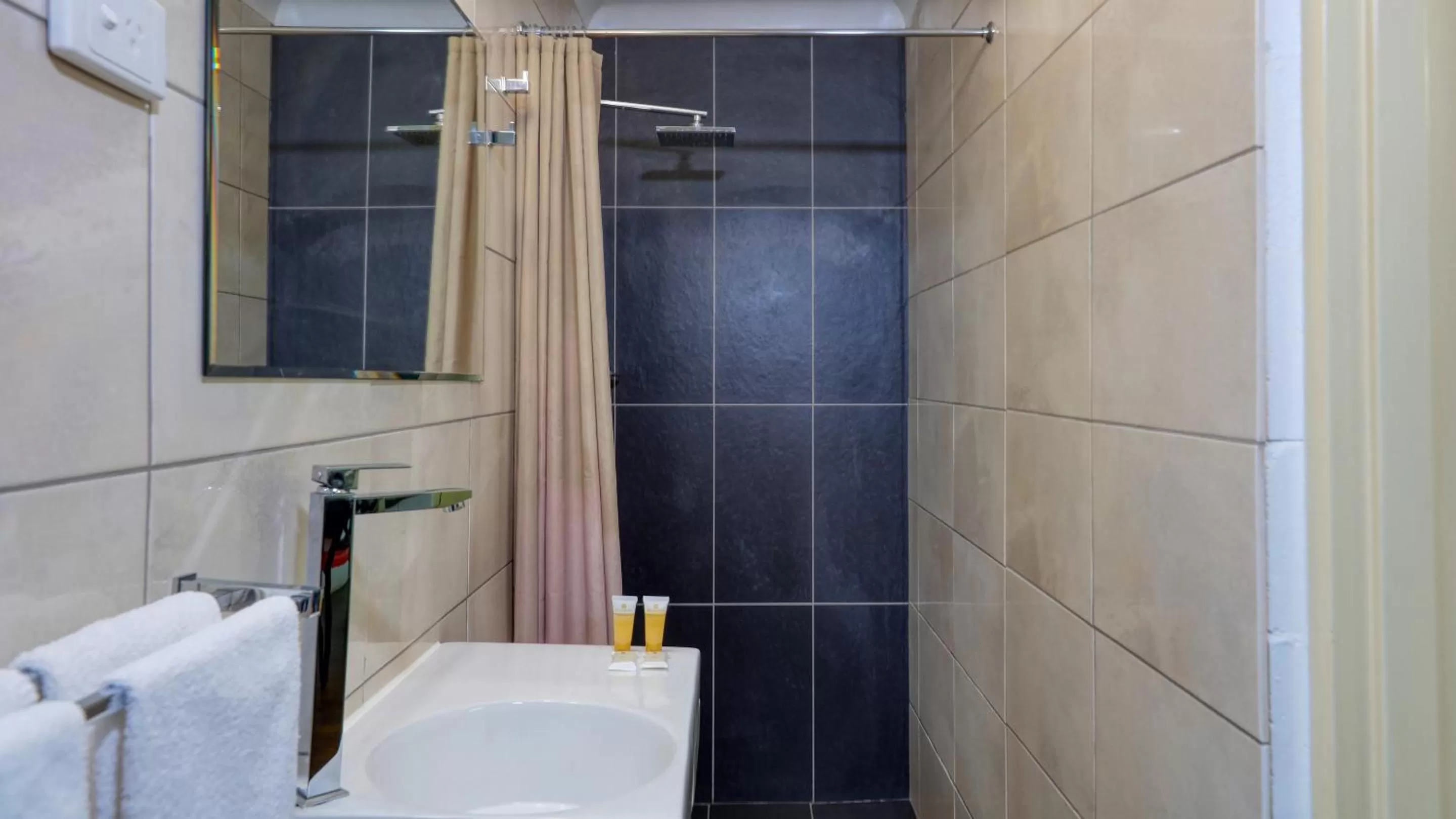 Shower in Azalea Motel