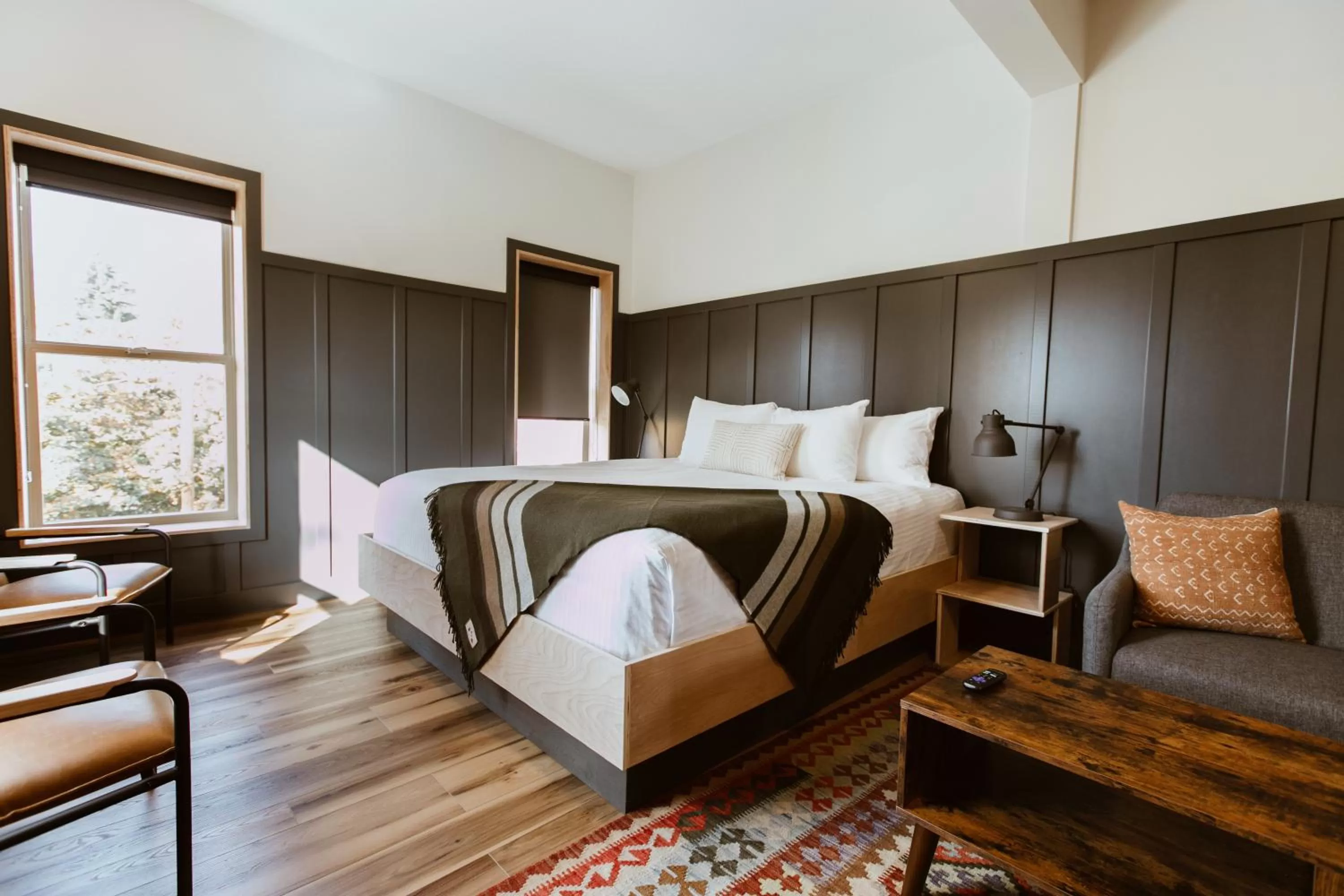 Bed in The Flying Steamshovel Inn