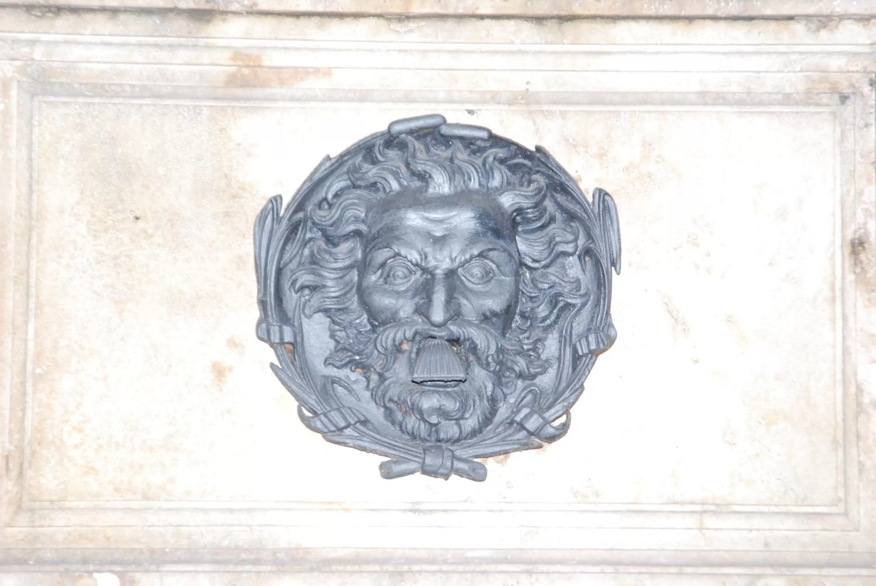 Decorative detail in B&B Roma Royal Residence