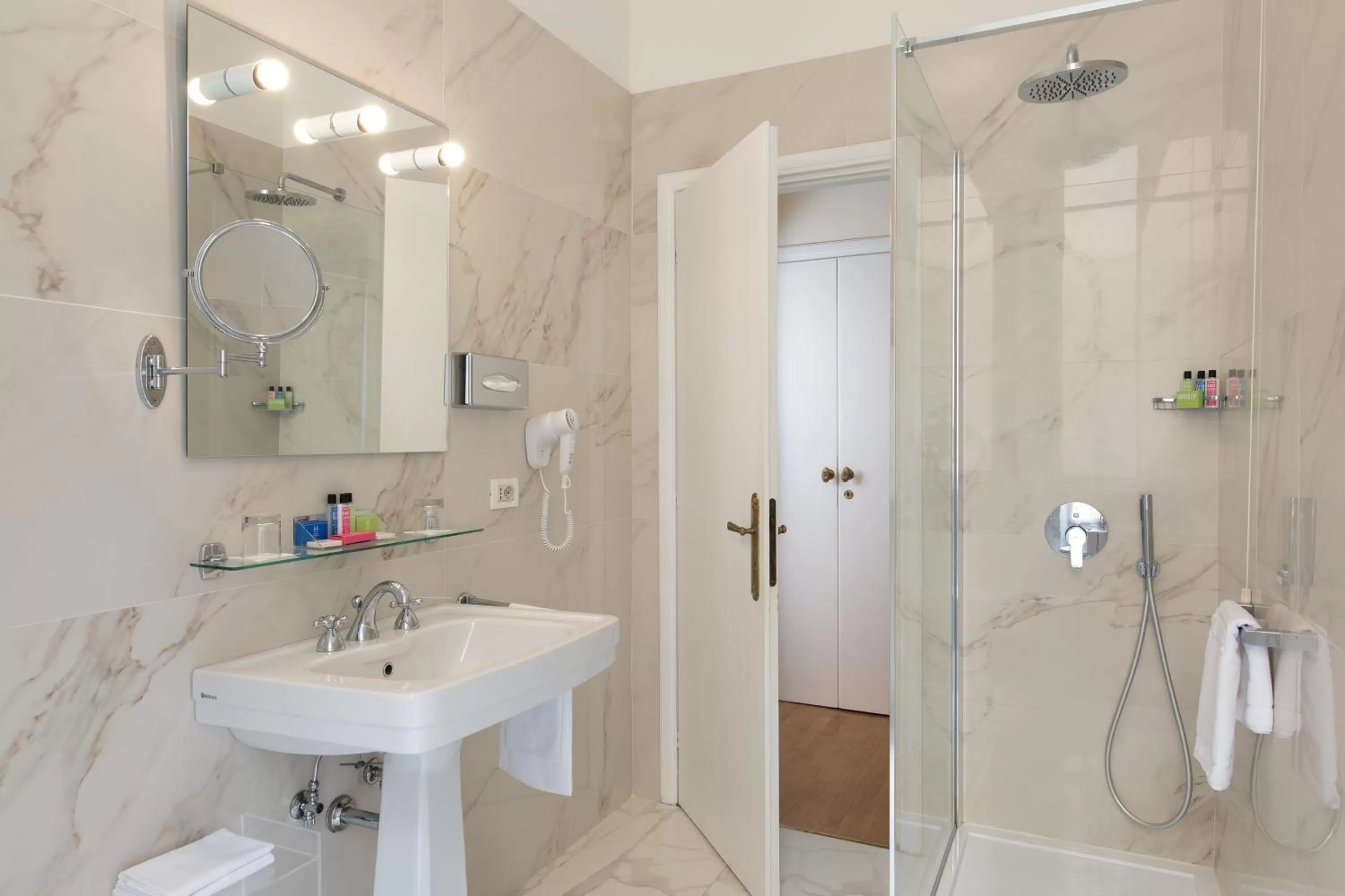 Bathroom in Hotel Quirinale