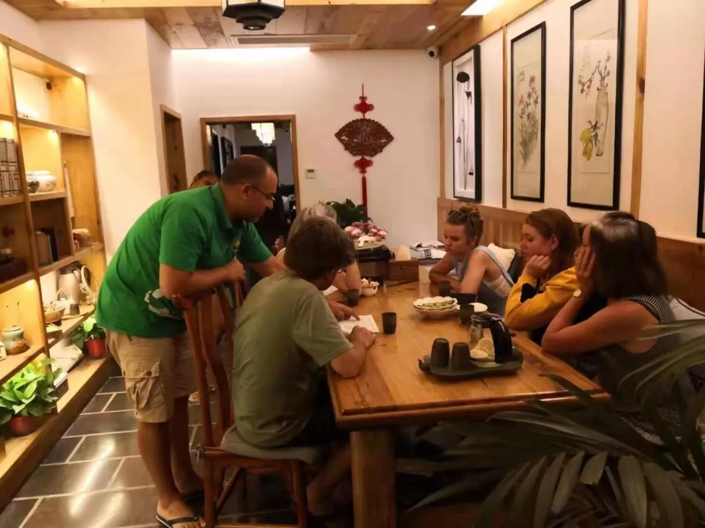 group of guests in Yuelu Homestay