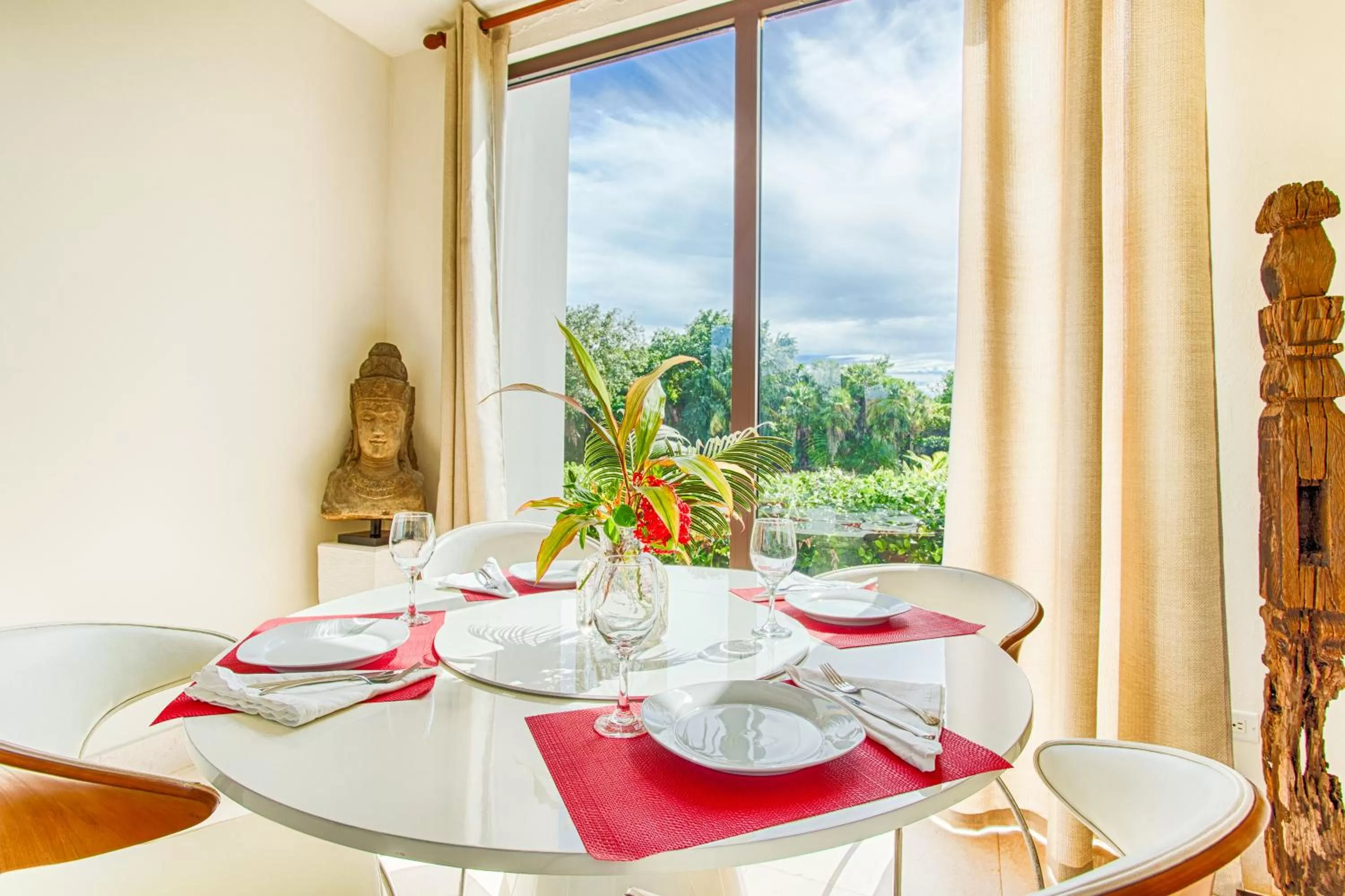 Day, Restaurant/Places to Eat in Wild Orchid