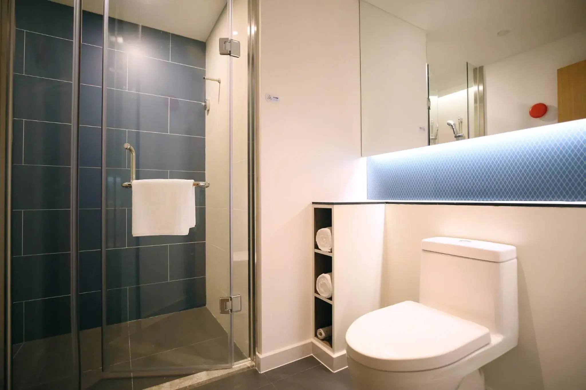 Standard Twin Room in Holiday Inn Express Chengdu North Railway Station, an IHG Hotel Standard Twin Room in Holiday Inn Express Chengdu North Railway Station, an IHG Hotel