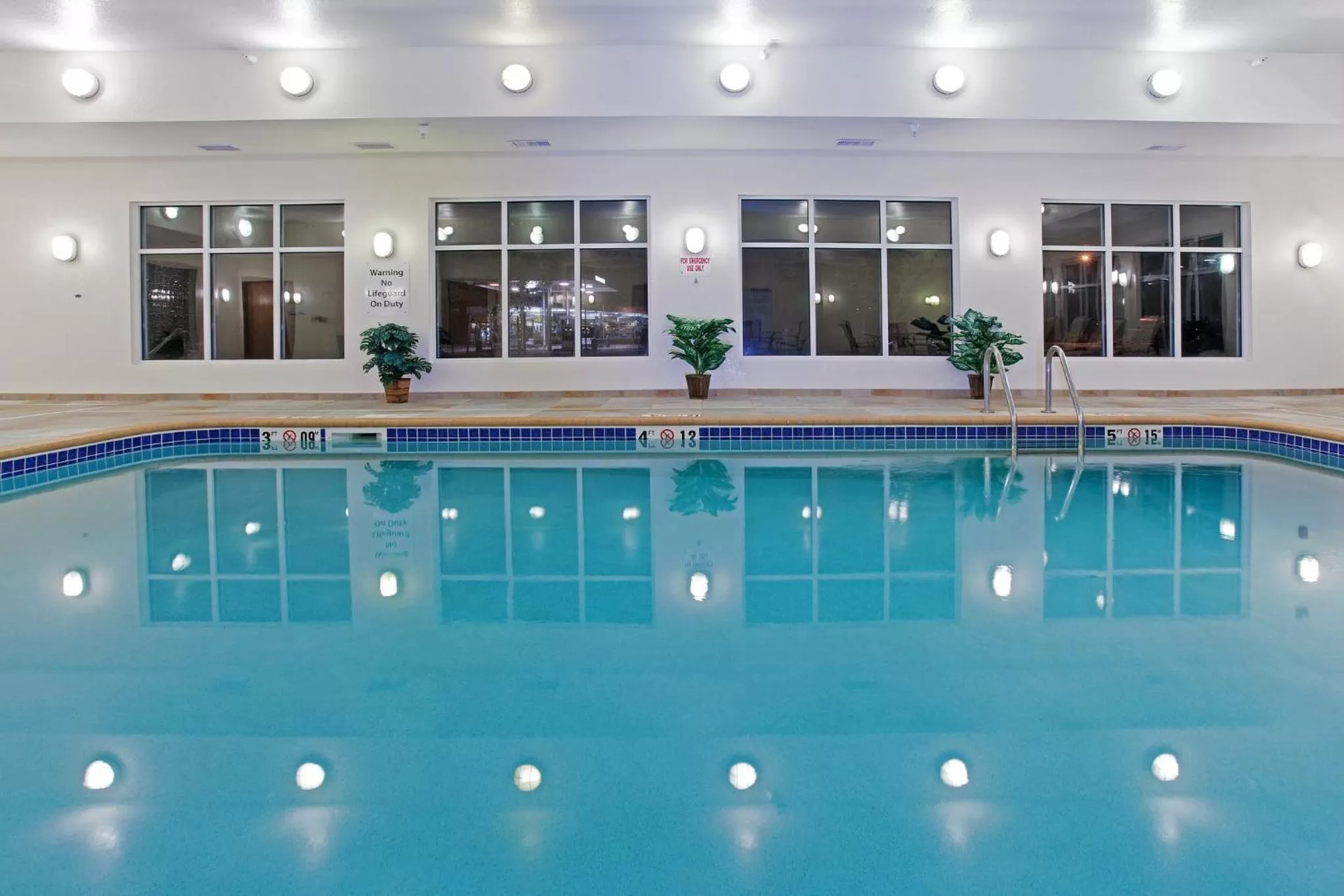 Swimming pool in Holiday Inn Express & Suites Buffalo by IHG