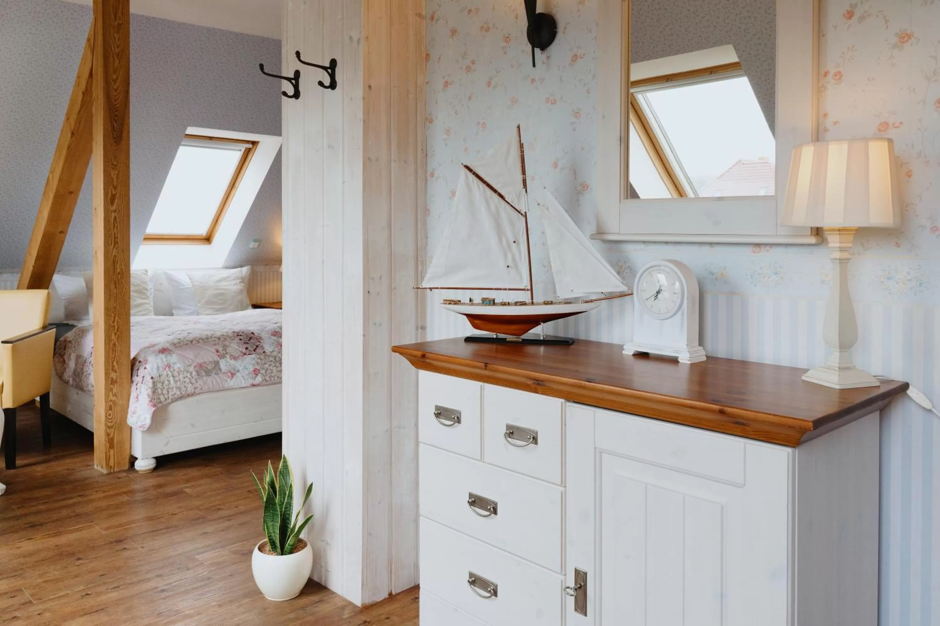 Photo of the whole room, Bed in Hotel An den Bleichen