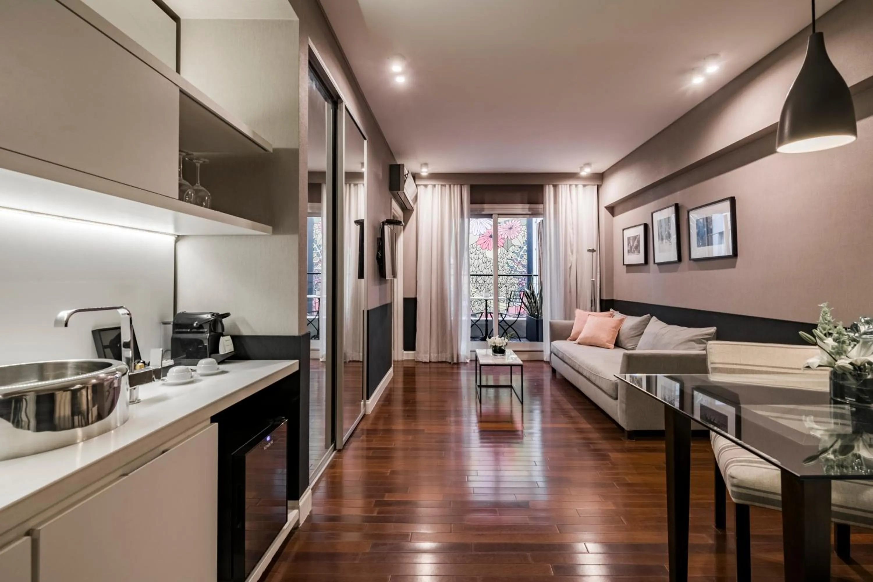 Dining area in CasaSur Recoleta