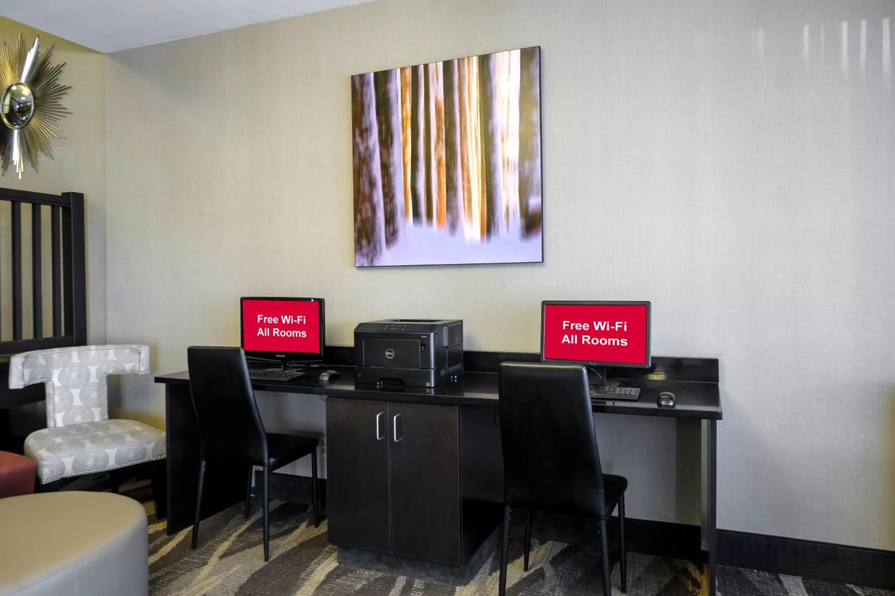 Business facilities in Red Roof Inn & Suites Newburgh - Stewart Airport West Point