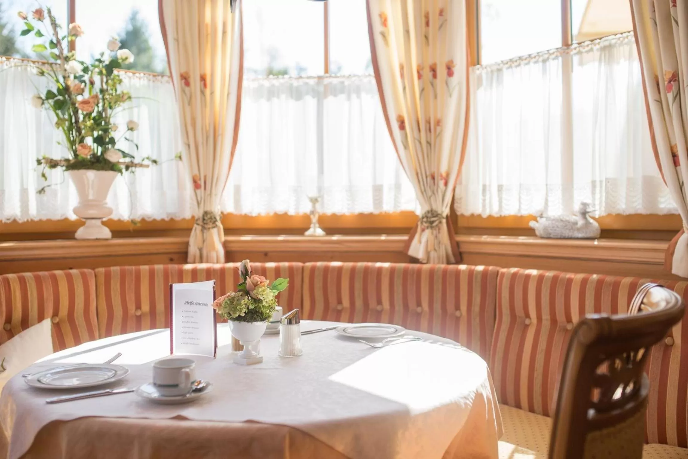 Restaurant/places to eat in Landhaus Grünau