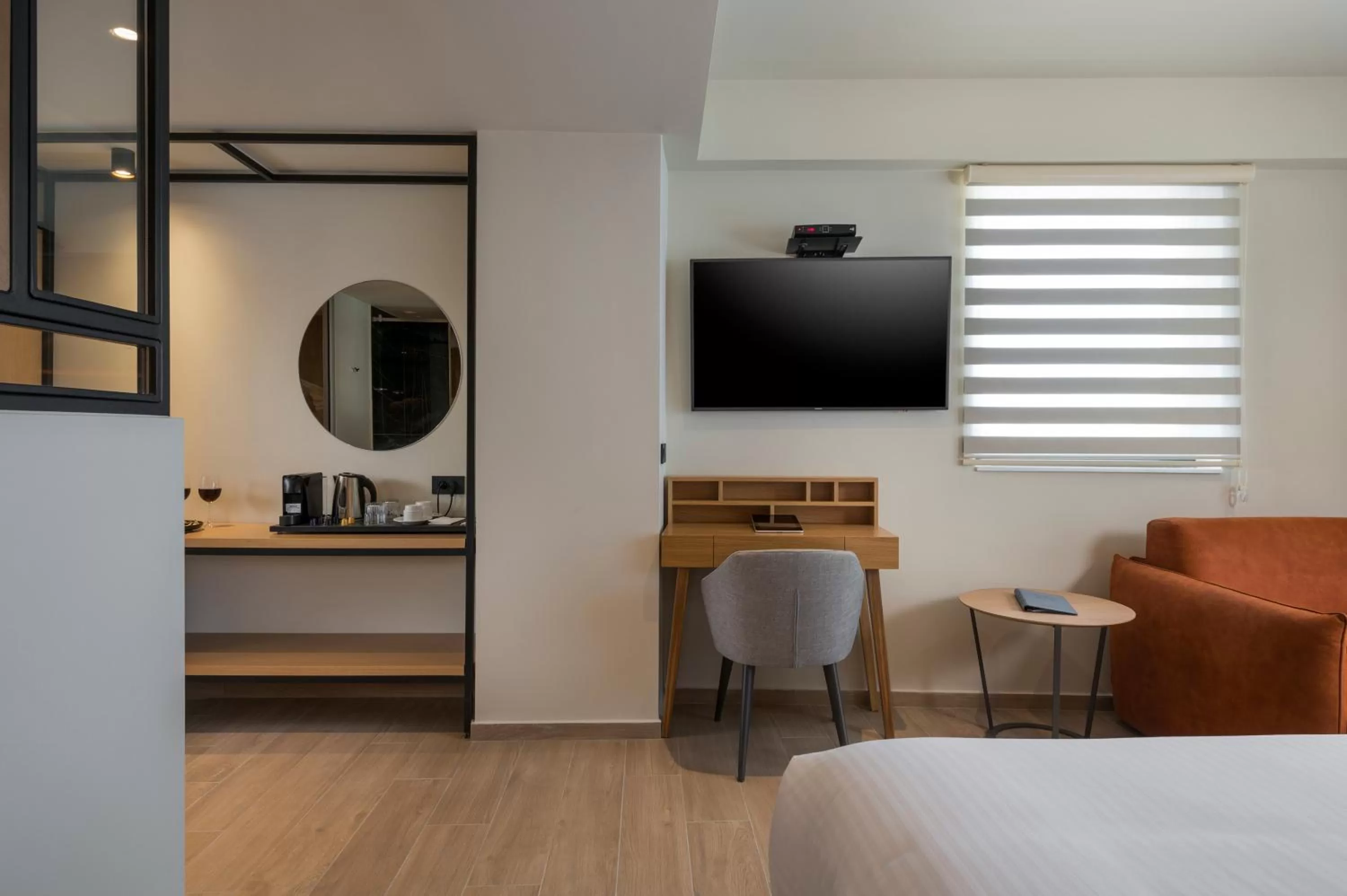 Photo of the whole room, Bed in Hyperion City Hotel & Spa