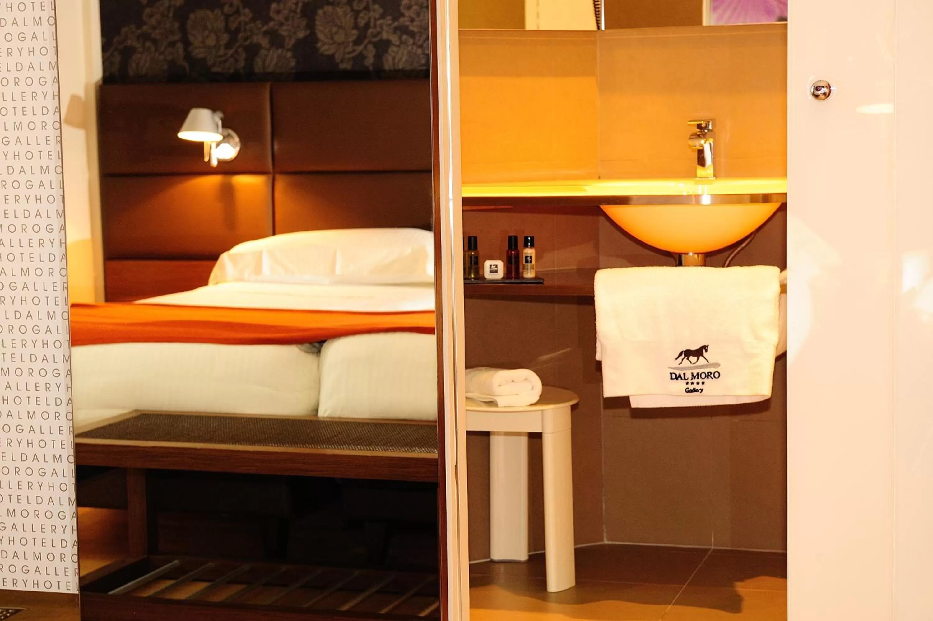 Bed in Dal Moro Gallery Hotel