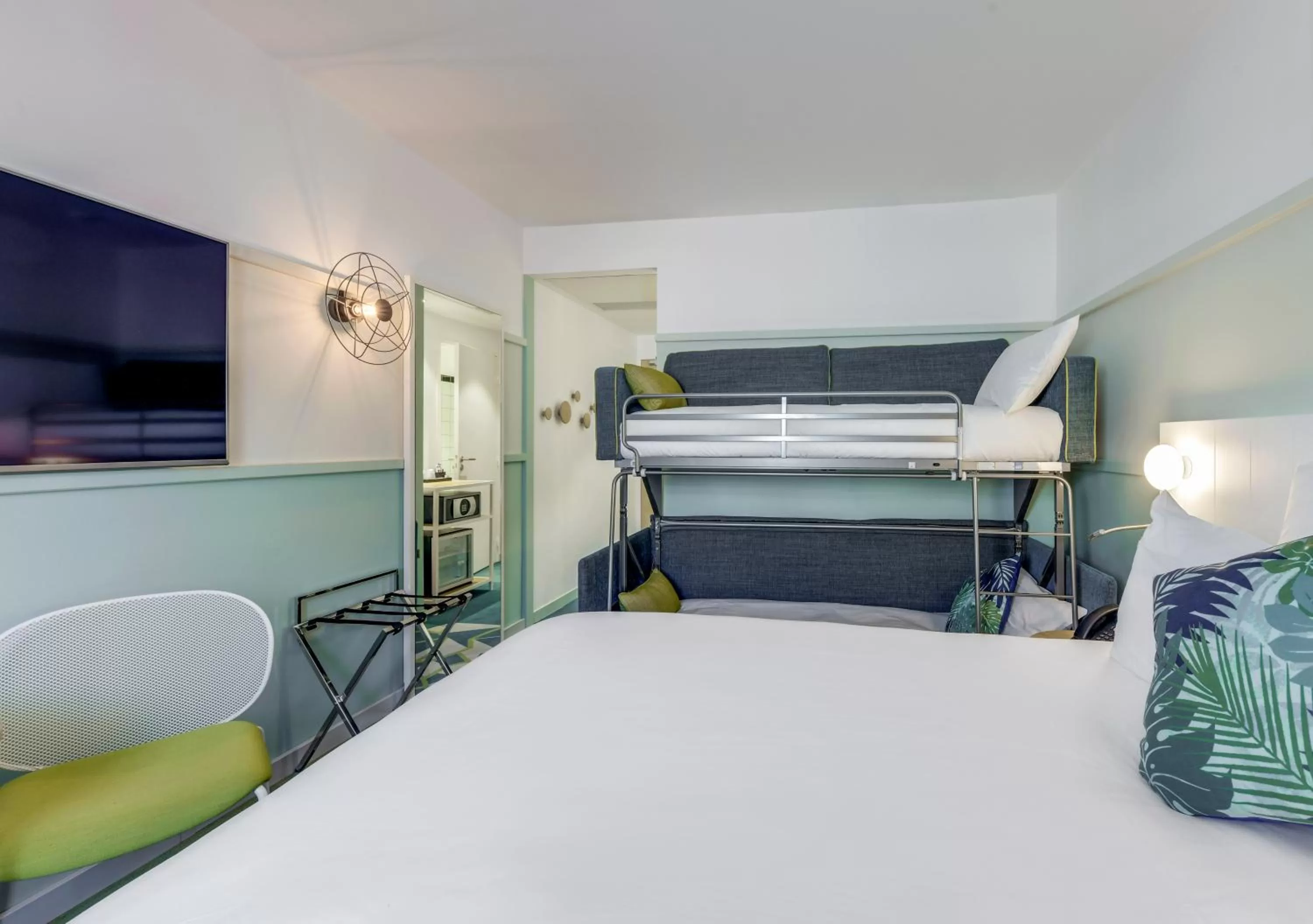 Photo of the whole room, Bed in Mercure Paris Orly Airport