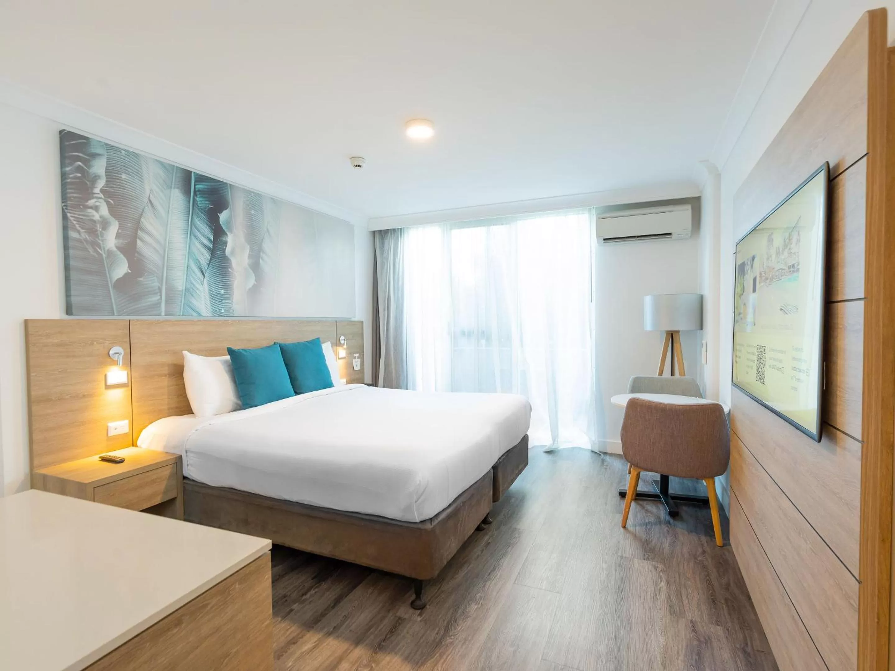 Facility for disabled guests, Bed in Novotel Cairns Oasis Resort