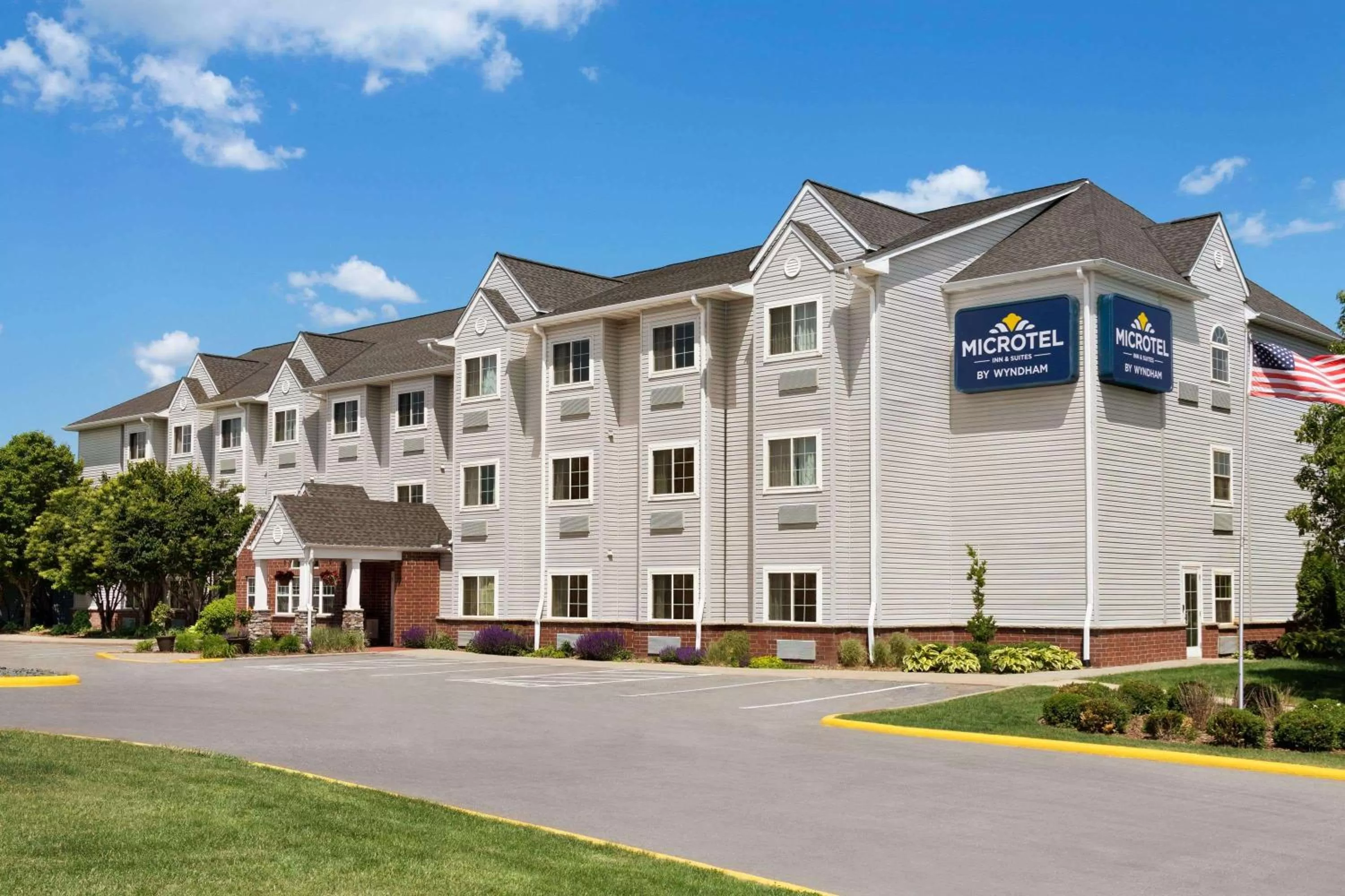 Property building in Microtel Inn and Suites - Inver Grove Heights
