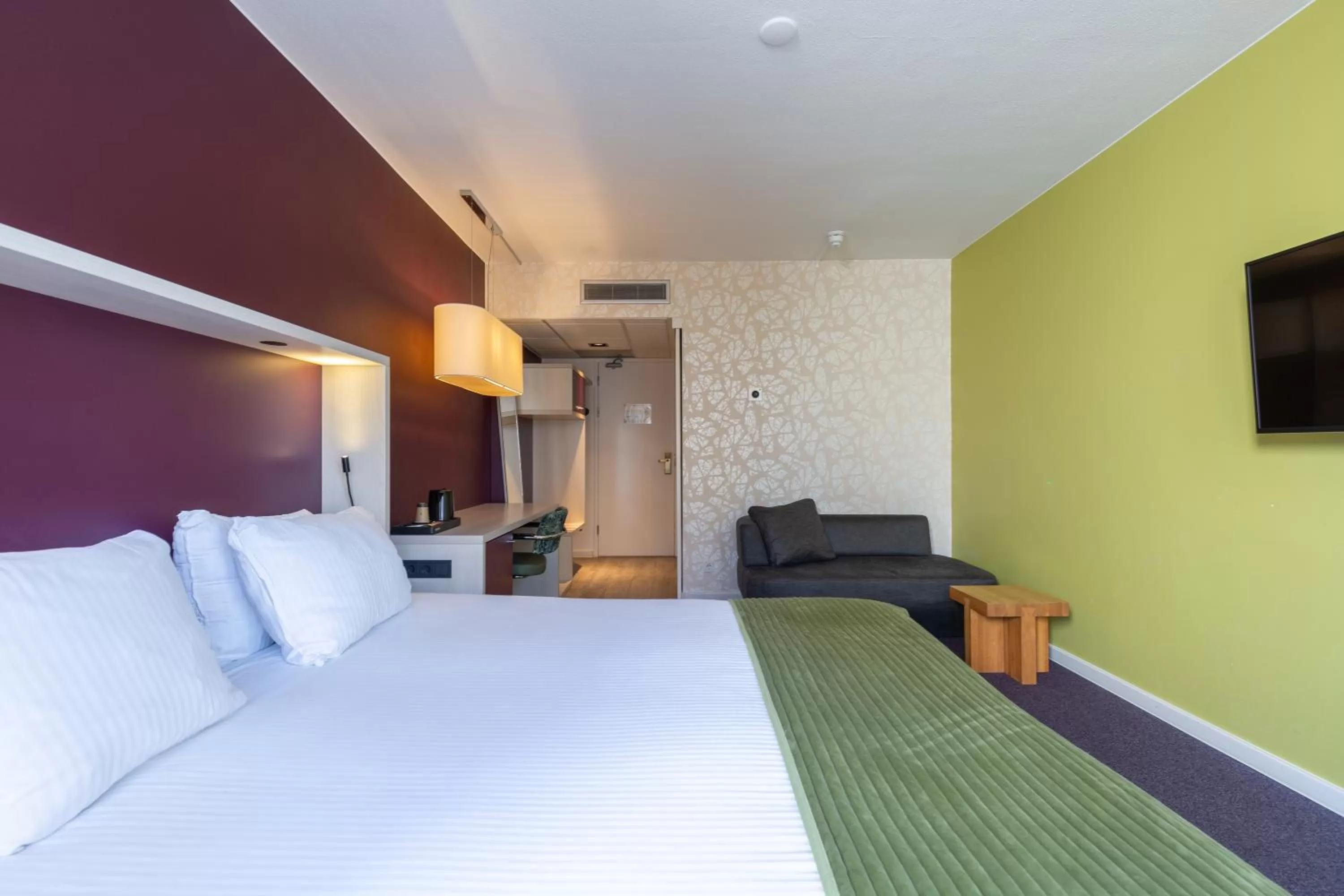 Bedroom, Bed in Amrâth Airport Hotel Rotterdam