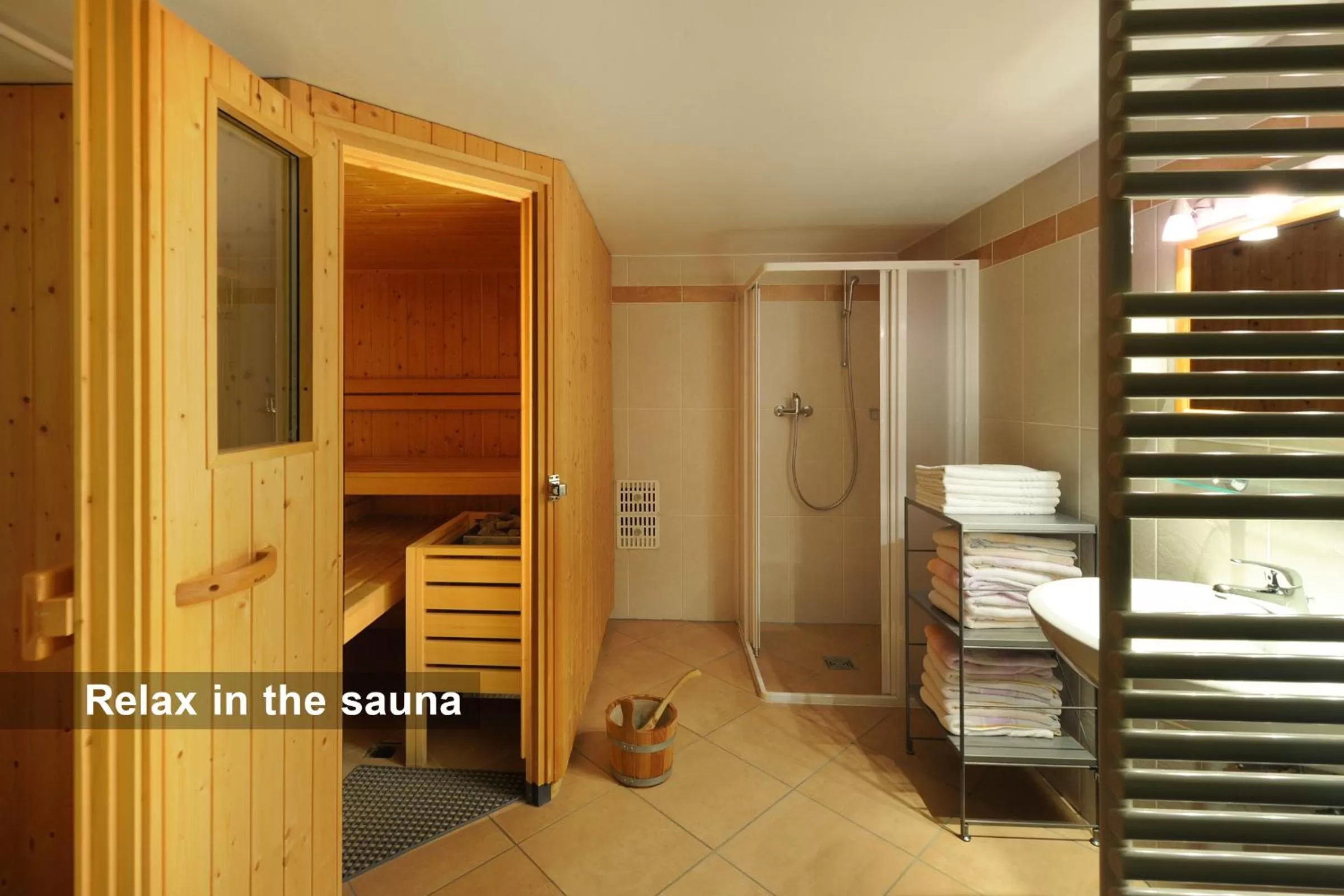 Sauna, Bed in Hotel Victoria